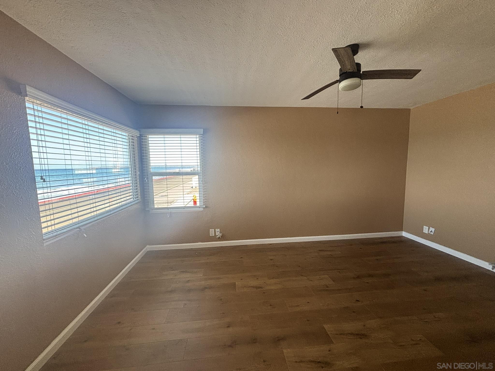 Detail Gallery Image 12 of 23 For 514 S the Strand  a, Oceanside,  CA 92054 - 2 Beds | 1 Baths