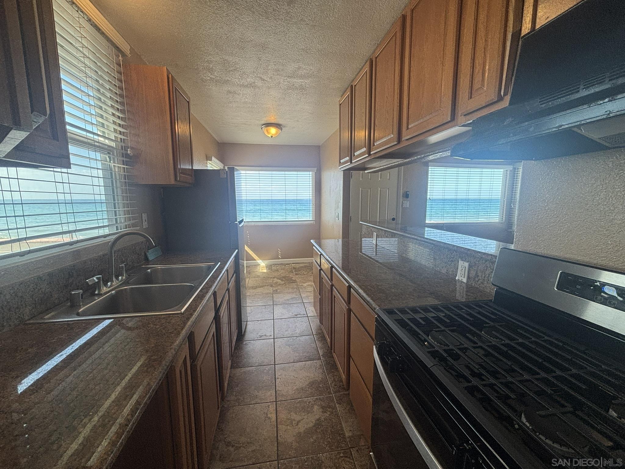 Detail Gallery Image 15 of 23 For 514 S the Strand  a, Oceanside,  CA 92054 - 2 Beds | 1 Baths