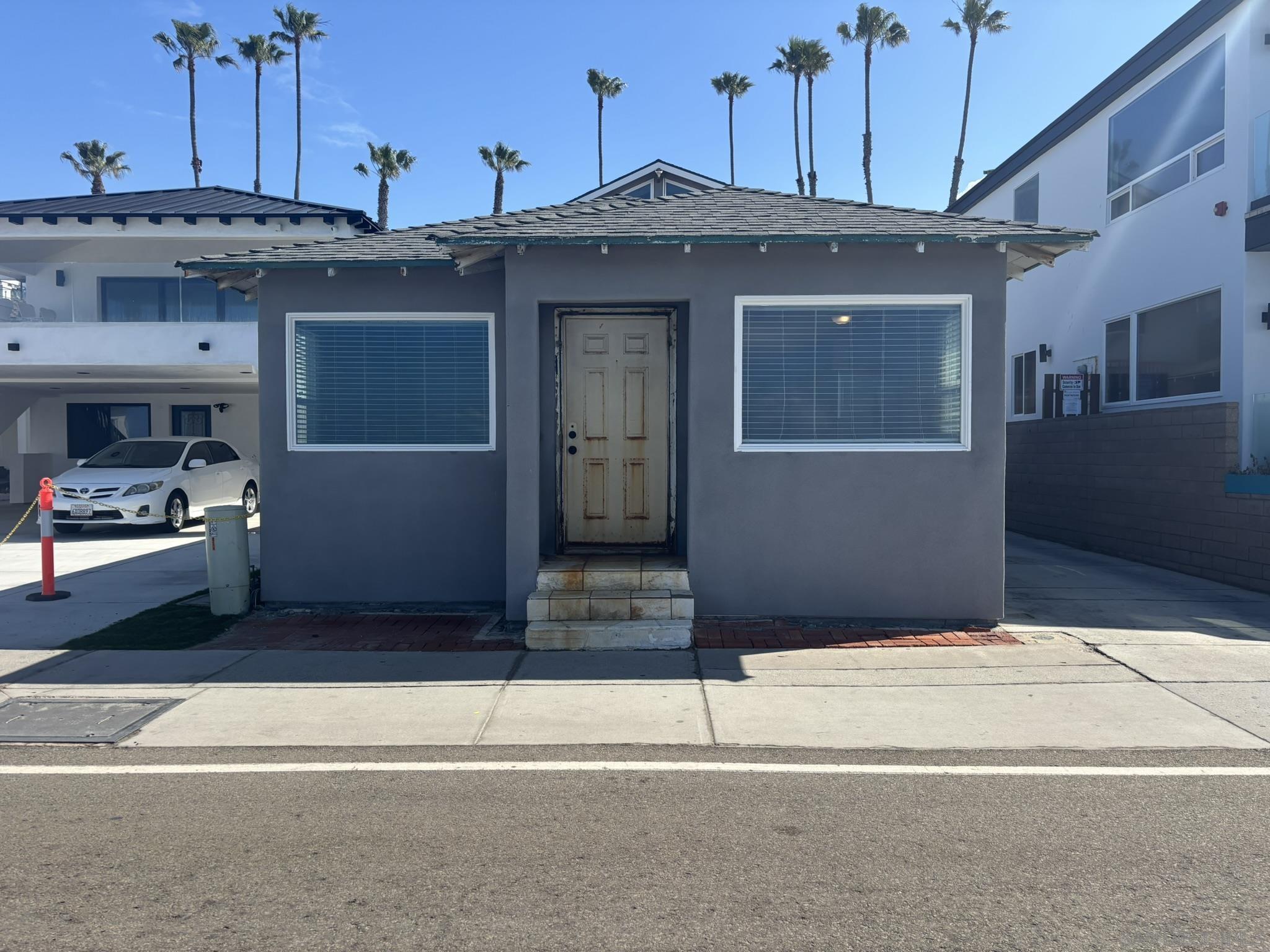 Detail Gallery Image 4 of 23 For 514 S the Strand  a, Oceanside,  CA 92054 - 2 Beds | 1 Baths