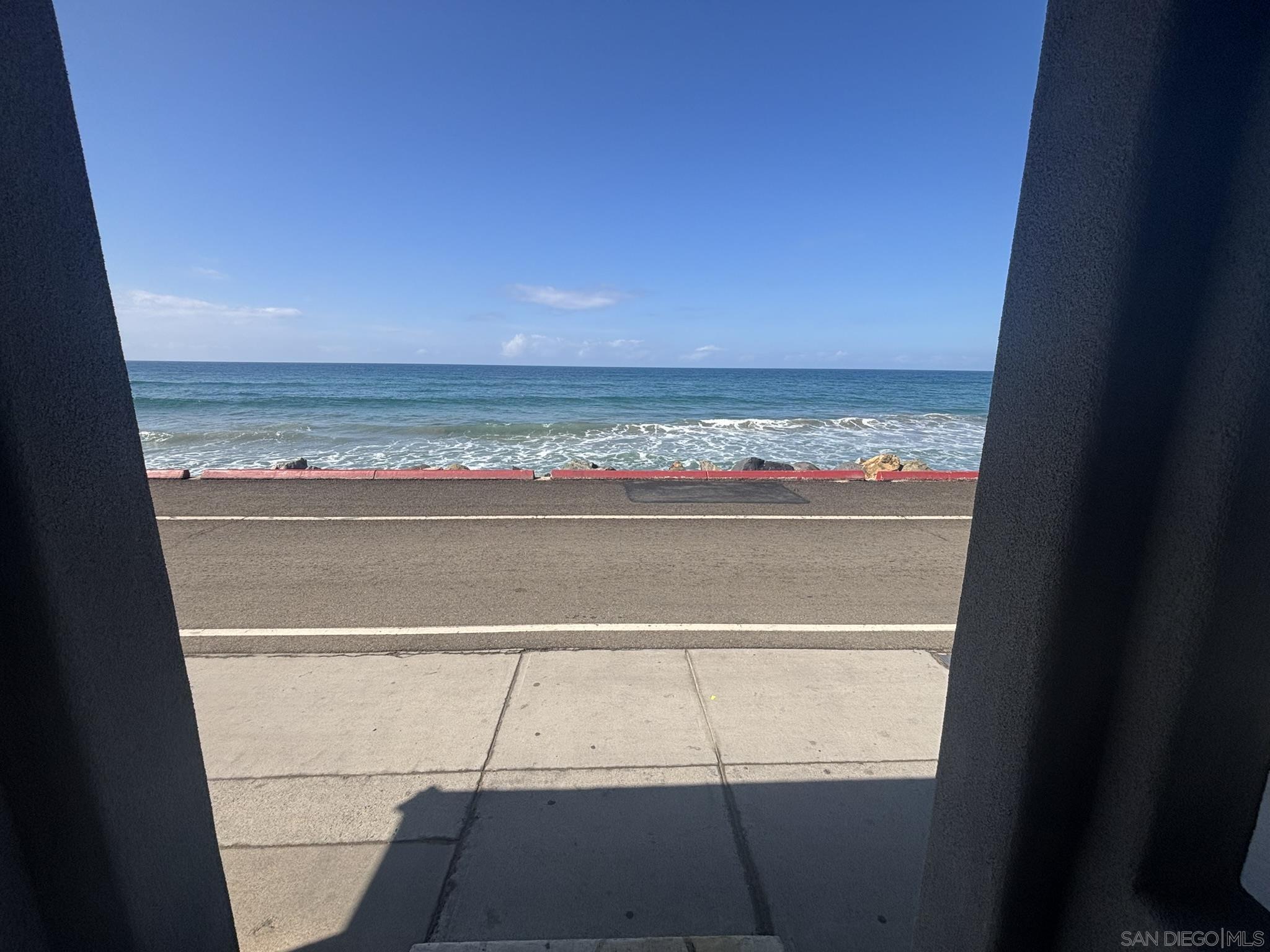 Detail Gallery Image 6 of 23 For 514 S the Strand  a, Oceanside,  CA 92054 - 2 Beds | 1 Baths