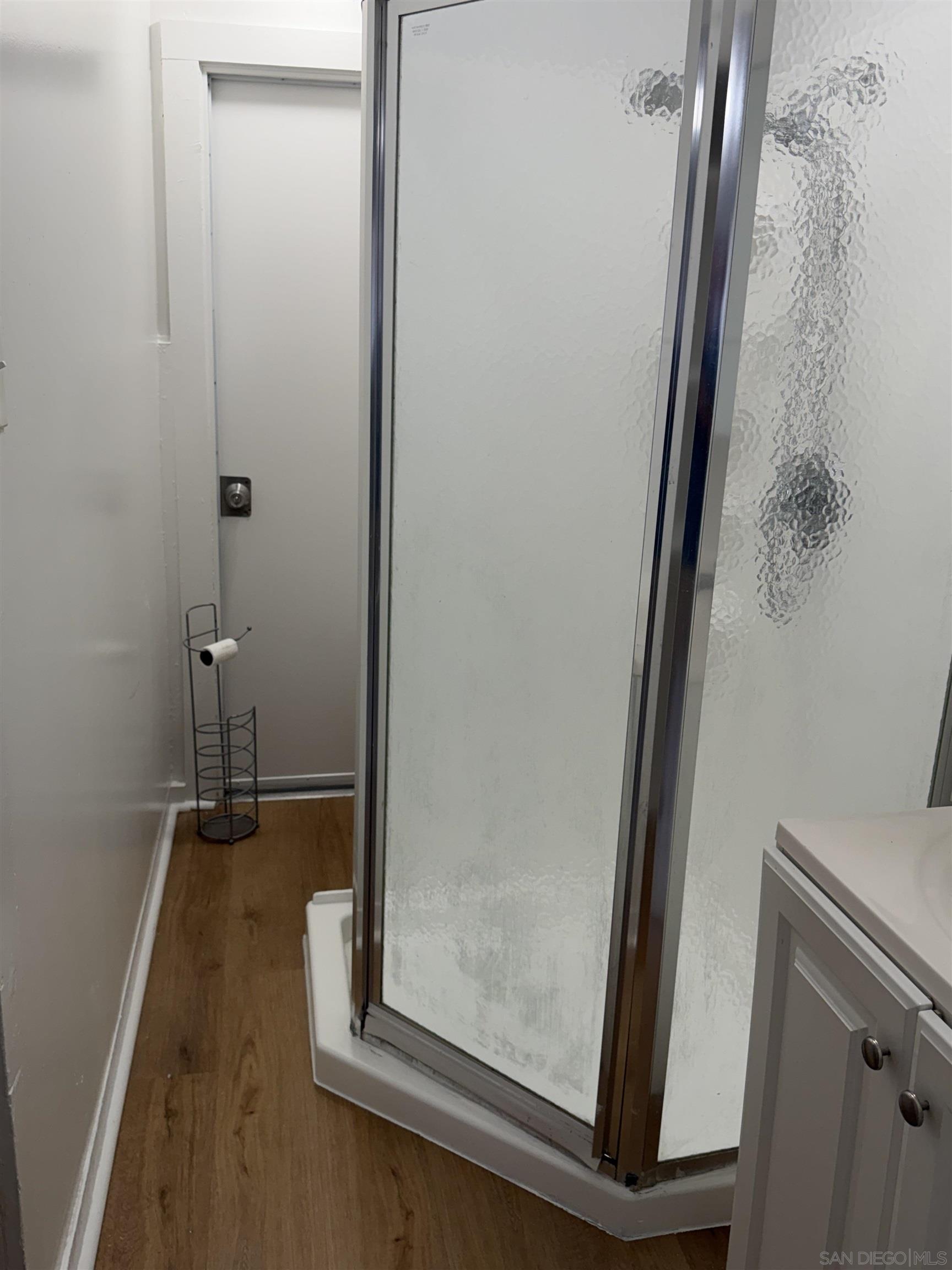 Detail Gallery Image 11 of 14 For 819-819 1/2  Seagirt Ct, San Diego,  CA 92109 - – Beds | – Baths