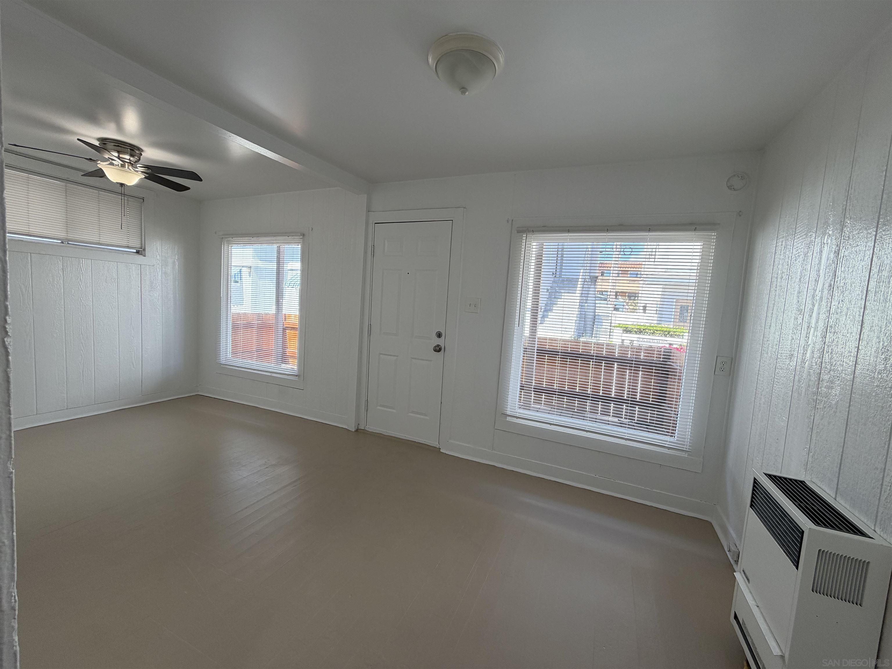 Detail Gallery Image 13 of 14 For 819-819 1/2  Seagirt Ct, San Diego,  CA 92109 - – Beds | – Baths