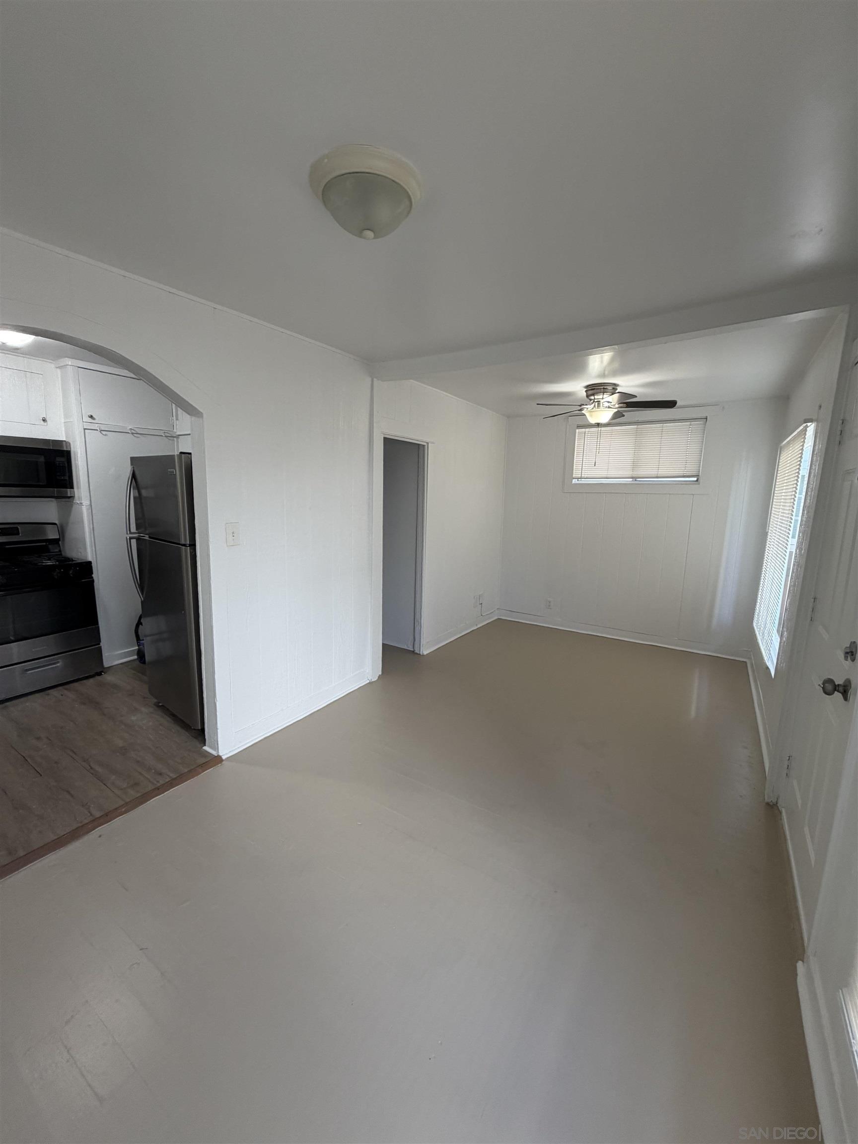 Detail Gallery Image 6 of 14 For 819-819 1/2  Seagirt Ct, San Diego,  CA 92109 - – Beds | – Baths