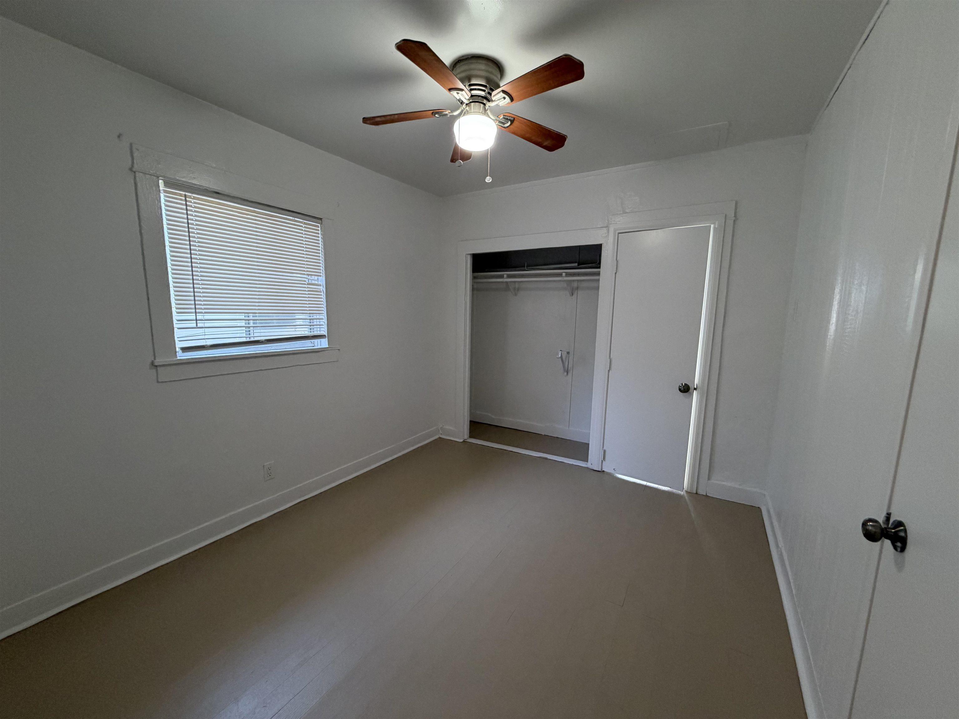 Detail Gallery Image 9 of 14 For 819-819 1/2  Seagirt Ct, San Diego,  CA 92109 - – Beds | – Baths