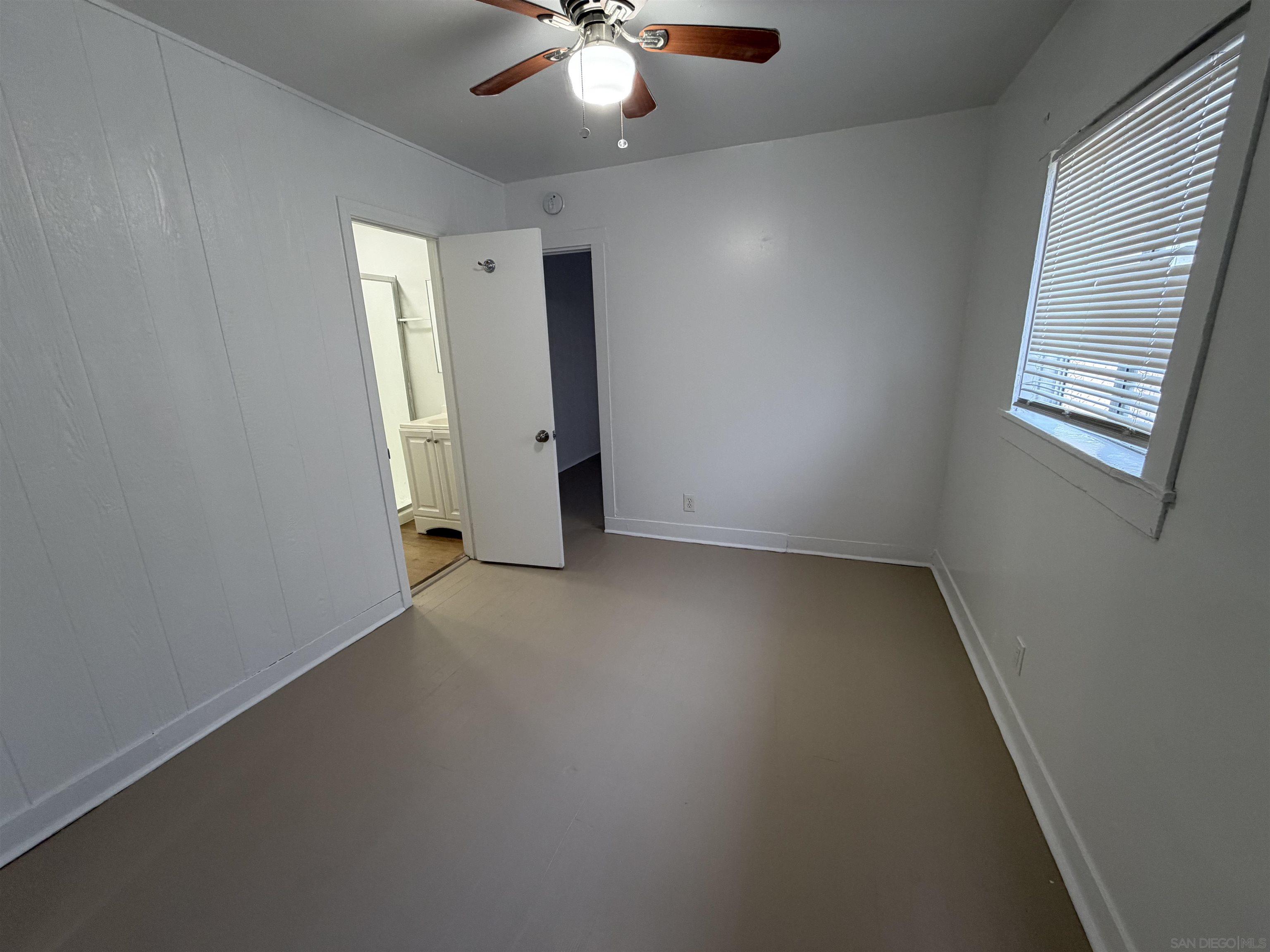 Detail Gallery Image 10 of 14 For 819-819 1/2  Seagirt Ct, San Diego,  CA 92109 - – Beds | – Baths