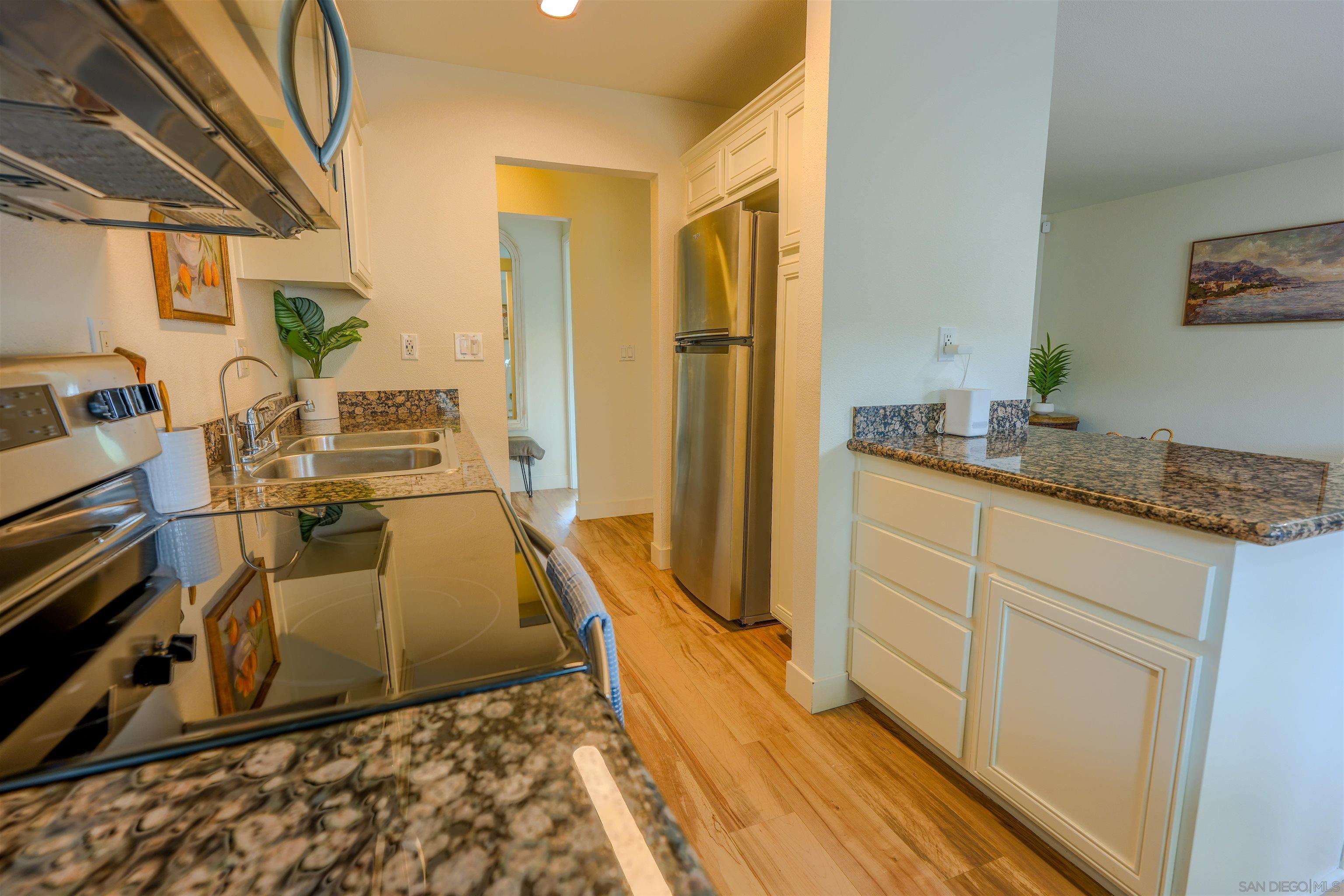 Detail Gallery Image 2 of 27 For 930  Peach Ave  #2,  El Cajon,  CA 92021 - 1 Beds | 1 Baths