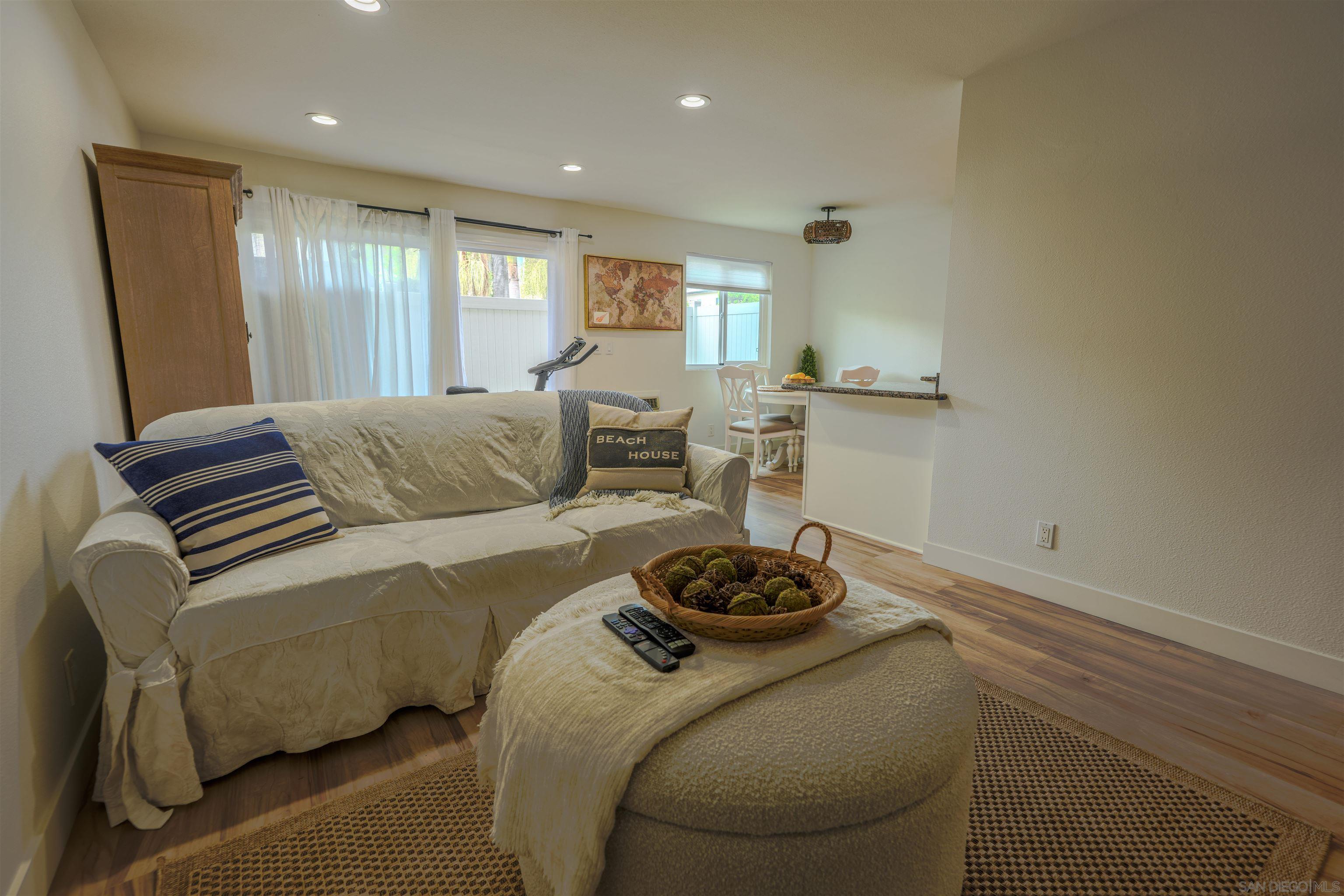 Detail Gallery Image 13 of 27 For 930  Peach Ave  #2,  El Cajon,  CA 92021 - 1 Beds | 1 Baths