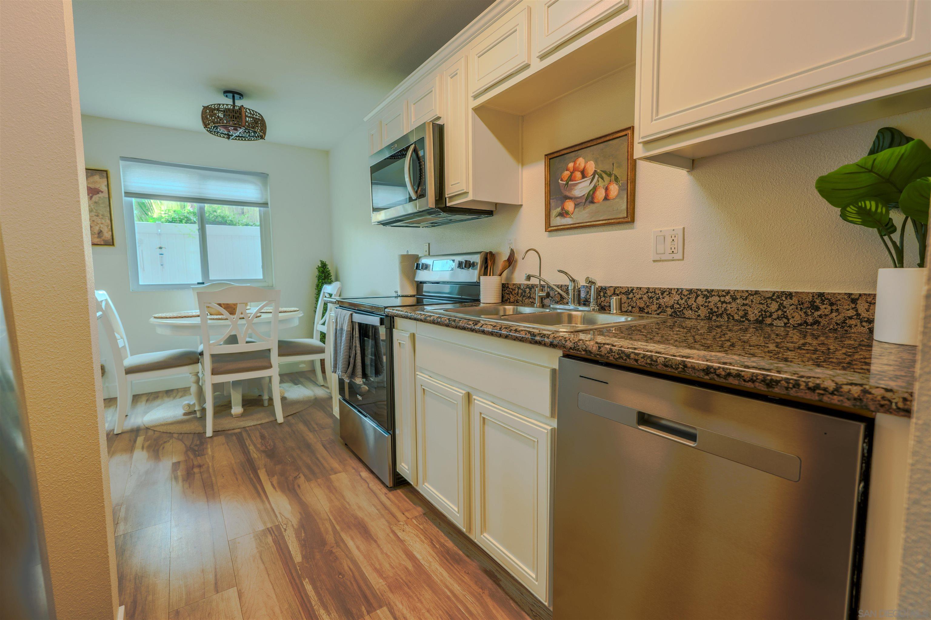 Detail Gallery Image 4 of 27 For 930  Peach Ave  #2,  El Cajon,  CA 92021 - 1 Beds | 1 Baths