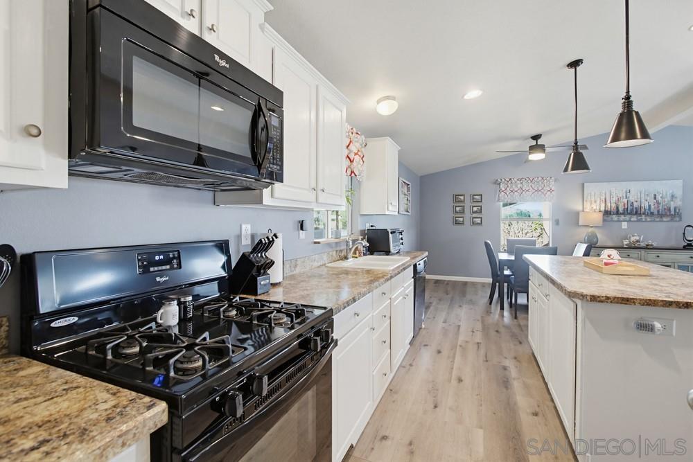 Detail Gallery Image 21 of 43 For 13460  Highway 8 Business  Spc 29,  Lakeside,  CA 92040 - 2 Beds | 2 Baths