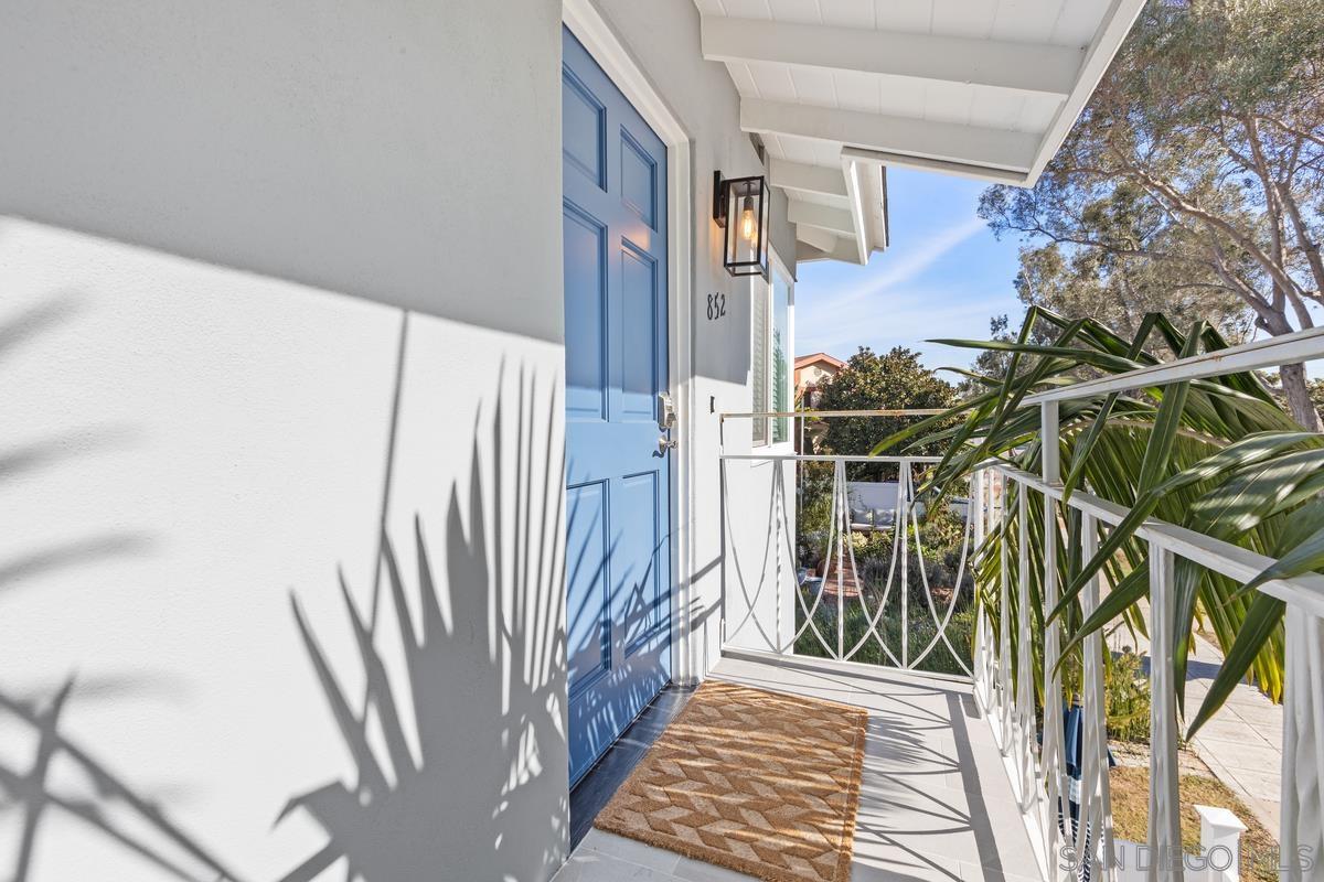 Detail Gallery Image 2 of 12 For 852  Olive Avenue, Coronado,  CA 92118 - 1 Beds | 1 Baths