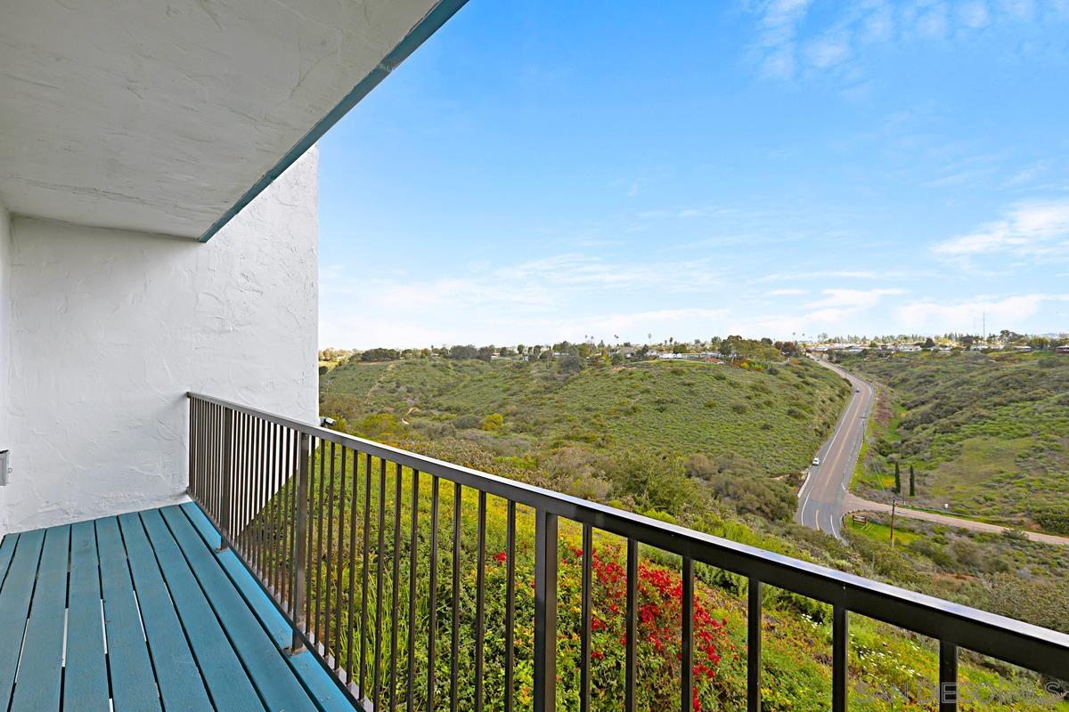 Detail Gallery Image 2 of 30 For 3065  Cowley Way  46, San Diego,  CA 92117 - 2 Beds | 2 Baths