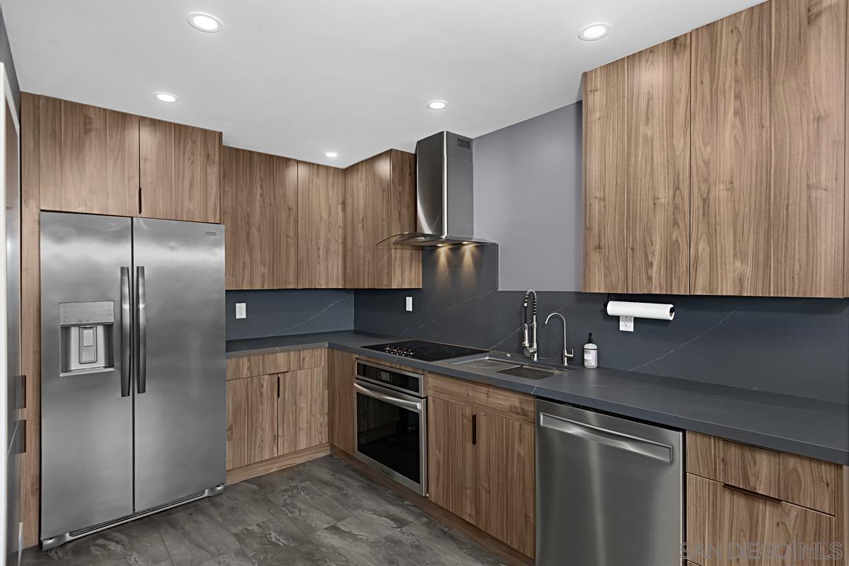 Detail Gallery Image 8 of 30 For 3065  Cowley Way  46, San Diego,  CA 92117 - 2 Beds | 2 Baths