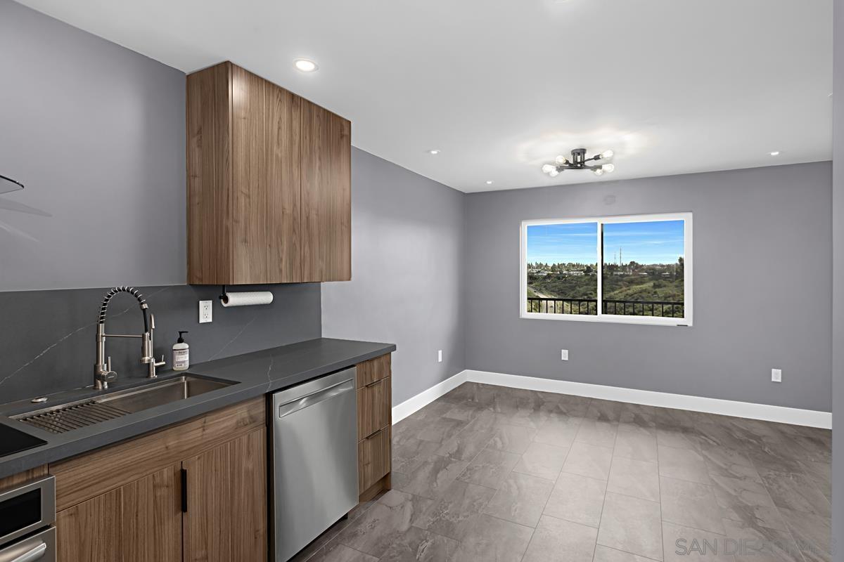 Detail Gallery Image 10 of 30 For 3065  Cowley Way  46, San Diego,  CA 92117 - 2 Beds | 2 Baths