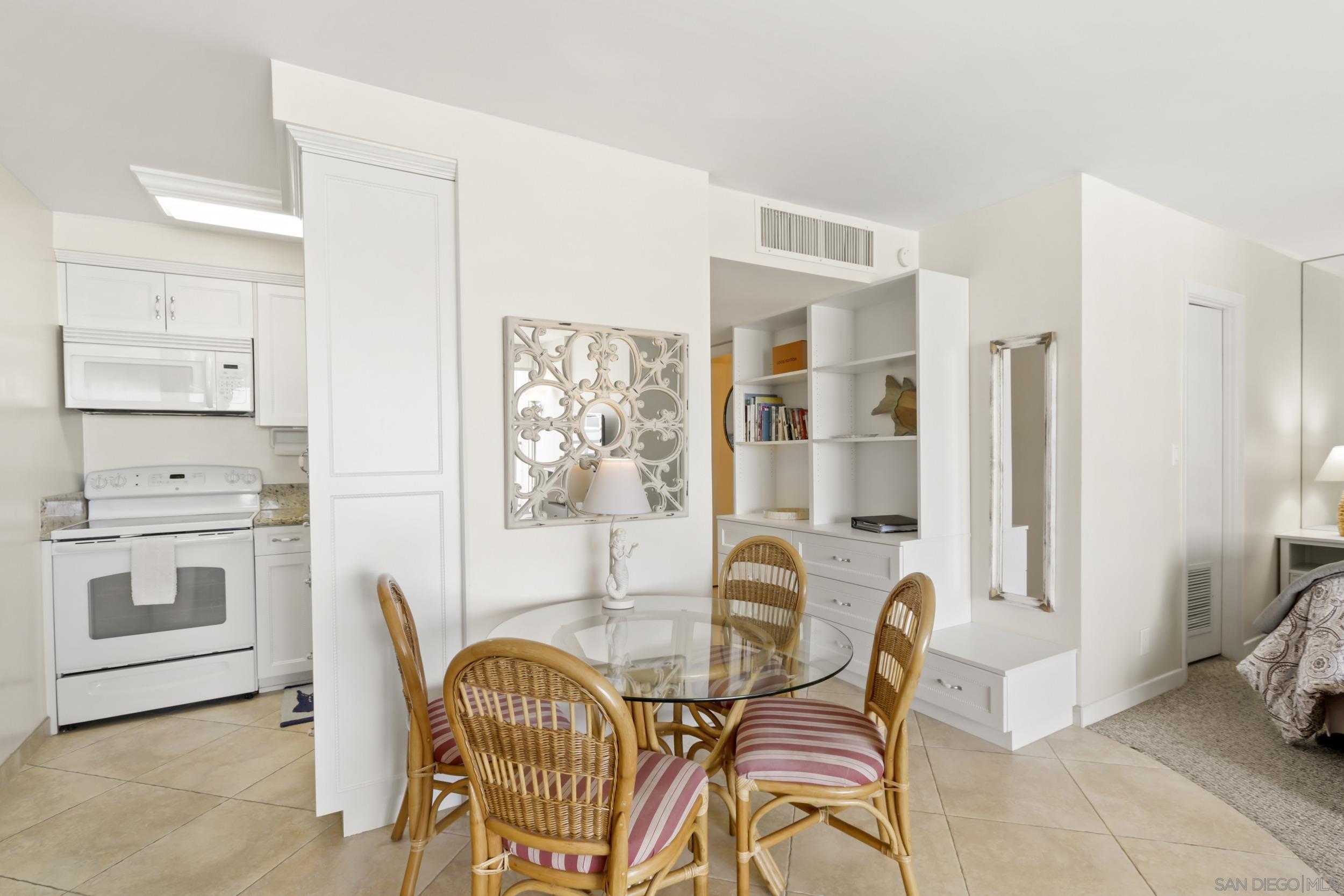 Detail Gallery Image 12 of 23 For 1720  Avenida Del Mundo  1501, Coronado,  CA 92118 - 0 Beds | 1 Baths