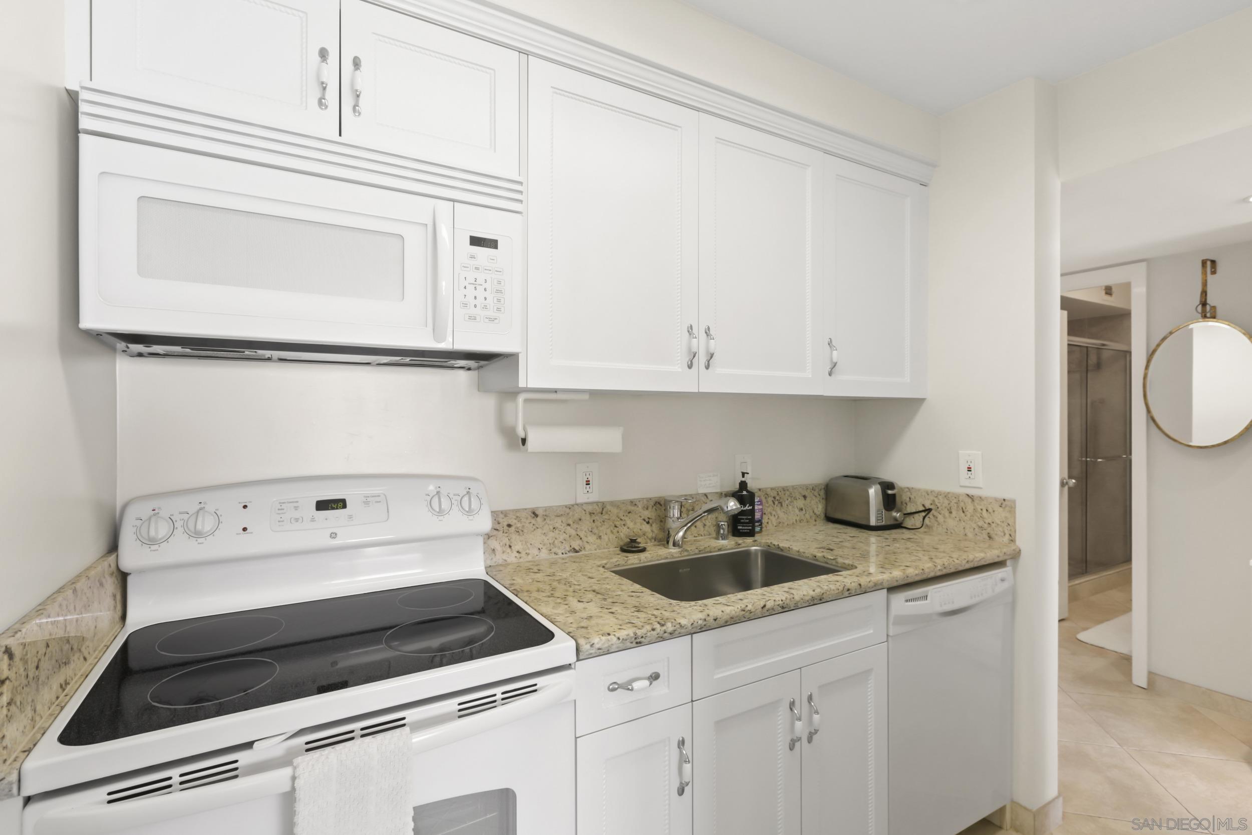 Detail Gallery Image 13 of 23 For 1720  Avenida Del Mundo  1501, Coronado,  CA 92118 - 0 Beds | 1 Baths