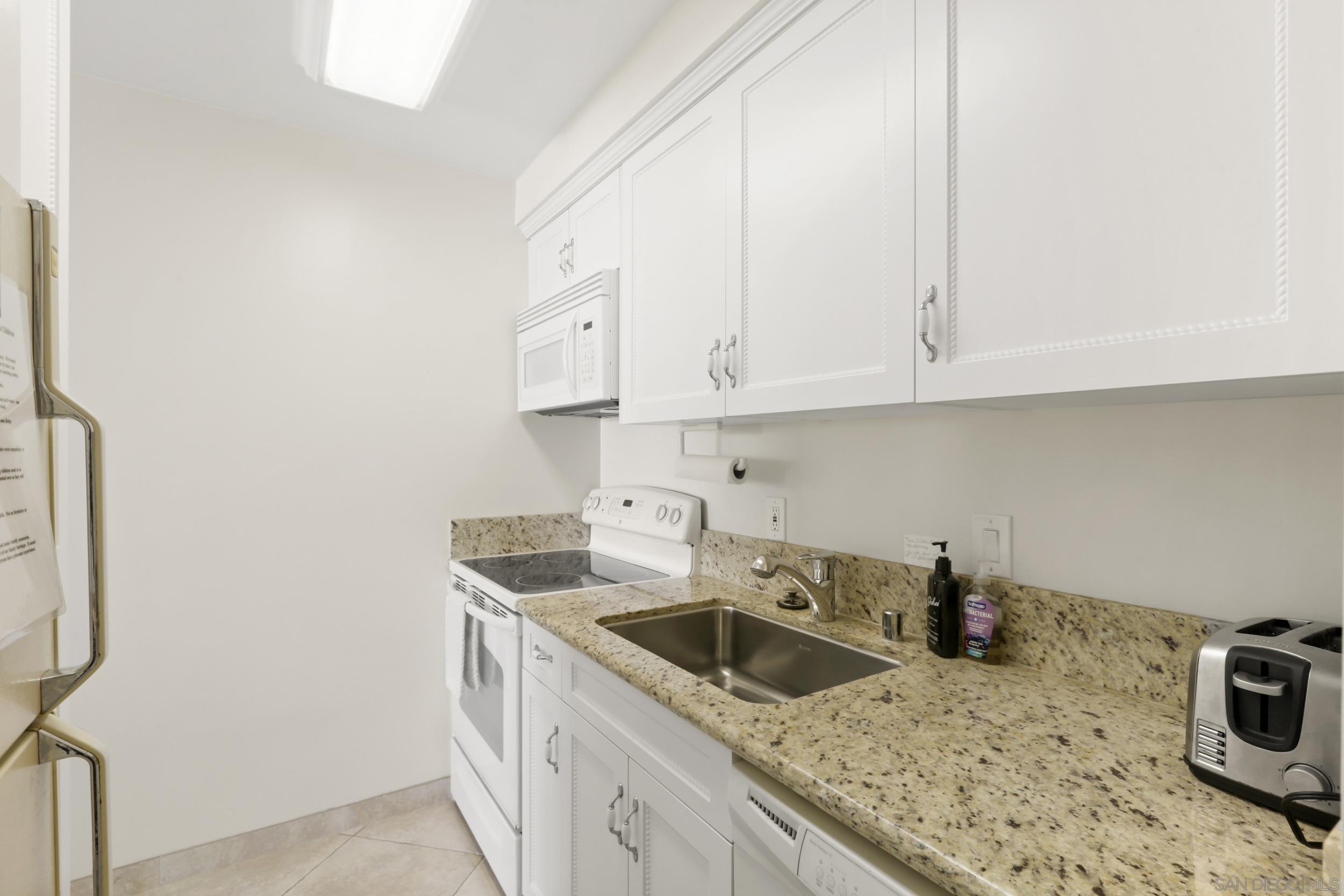 Detail Gallery Image 14 of 23 For 1720  Avenida Del Mundo  1501, Coronado,  CA 92118 - 0 Beds | 1 Baths