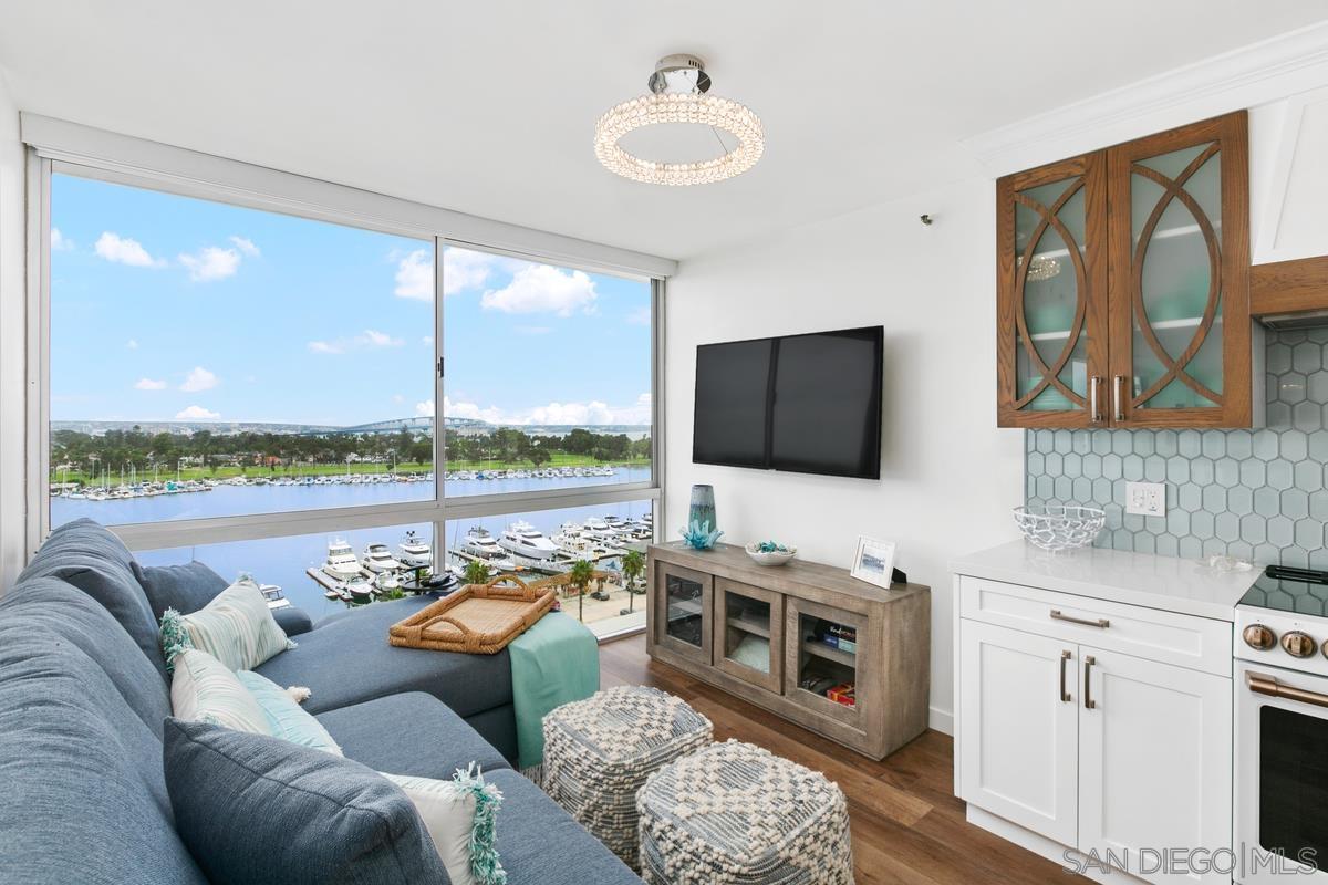 Detail Gallery Image 3 of 16 For 1710  Avenida Del Mundo  1007, Coronado,  CA 92118 - 1 Beds | 1 Baths