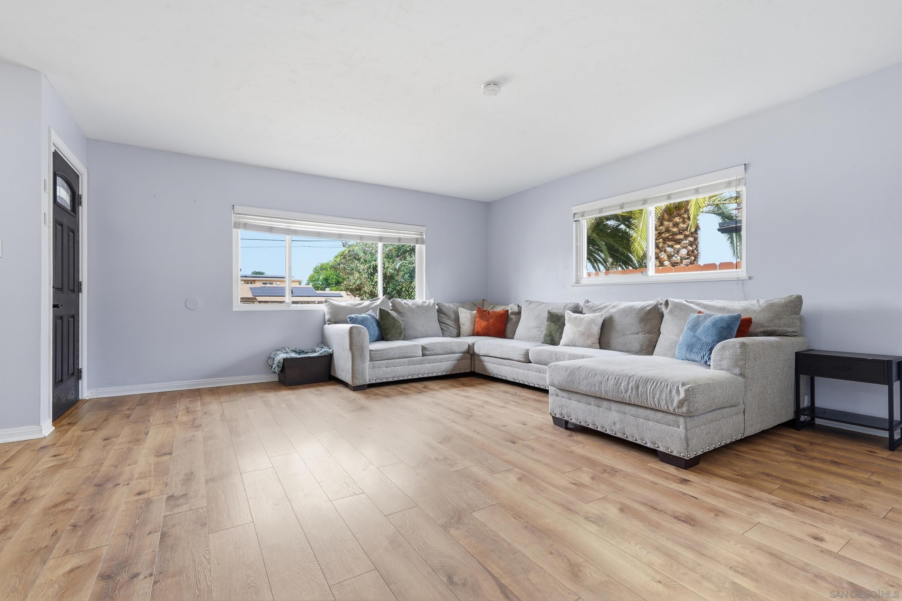 Detail Gallery Image 4 of 35 For 225 E Renette Ave, El Cajon,  CA 92020 - 3 Beds | 2 Baths