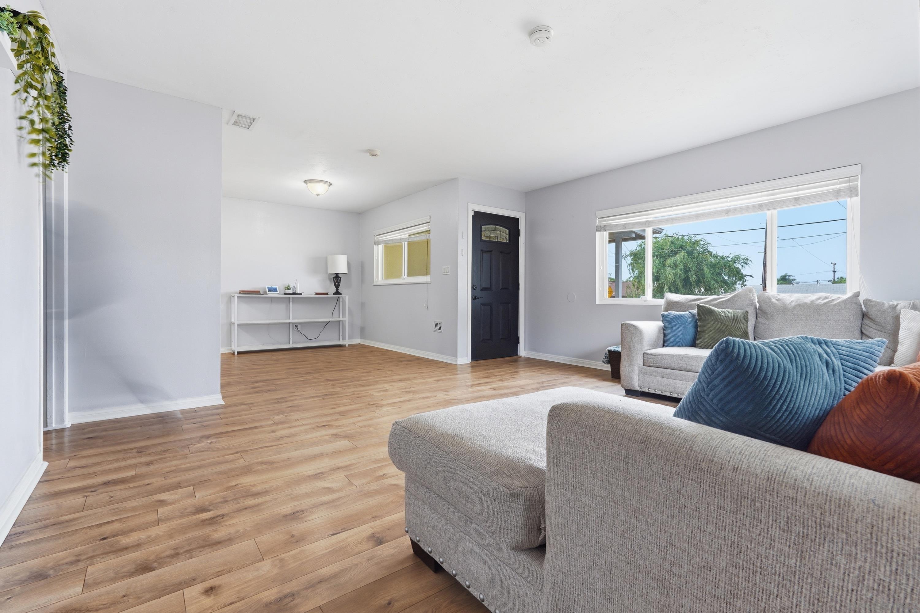 Detail Gallery Image 5 of 35 For 225 E Renette Ave, El Cajon,  CA 92020 - 3 Beds | 2 Baths