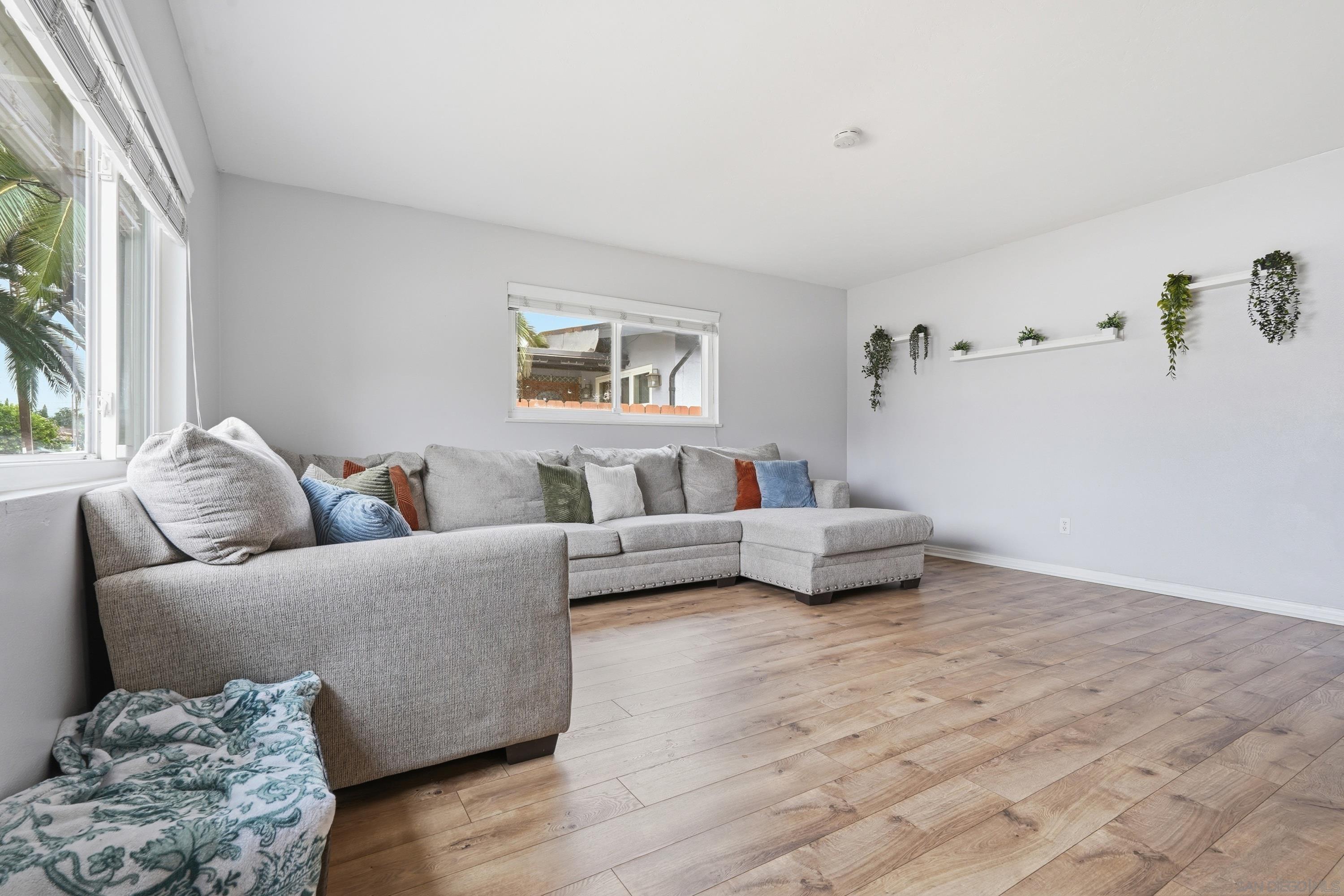 Detail Gallery Image 6 of 35 For 225 E Renette Ave, El Cajon,  CA 92020 - 3 Beds | 2 Baths