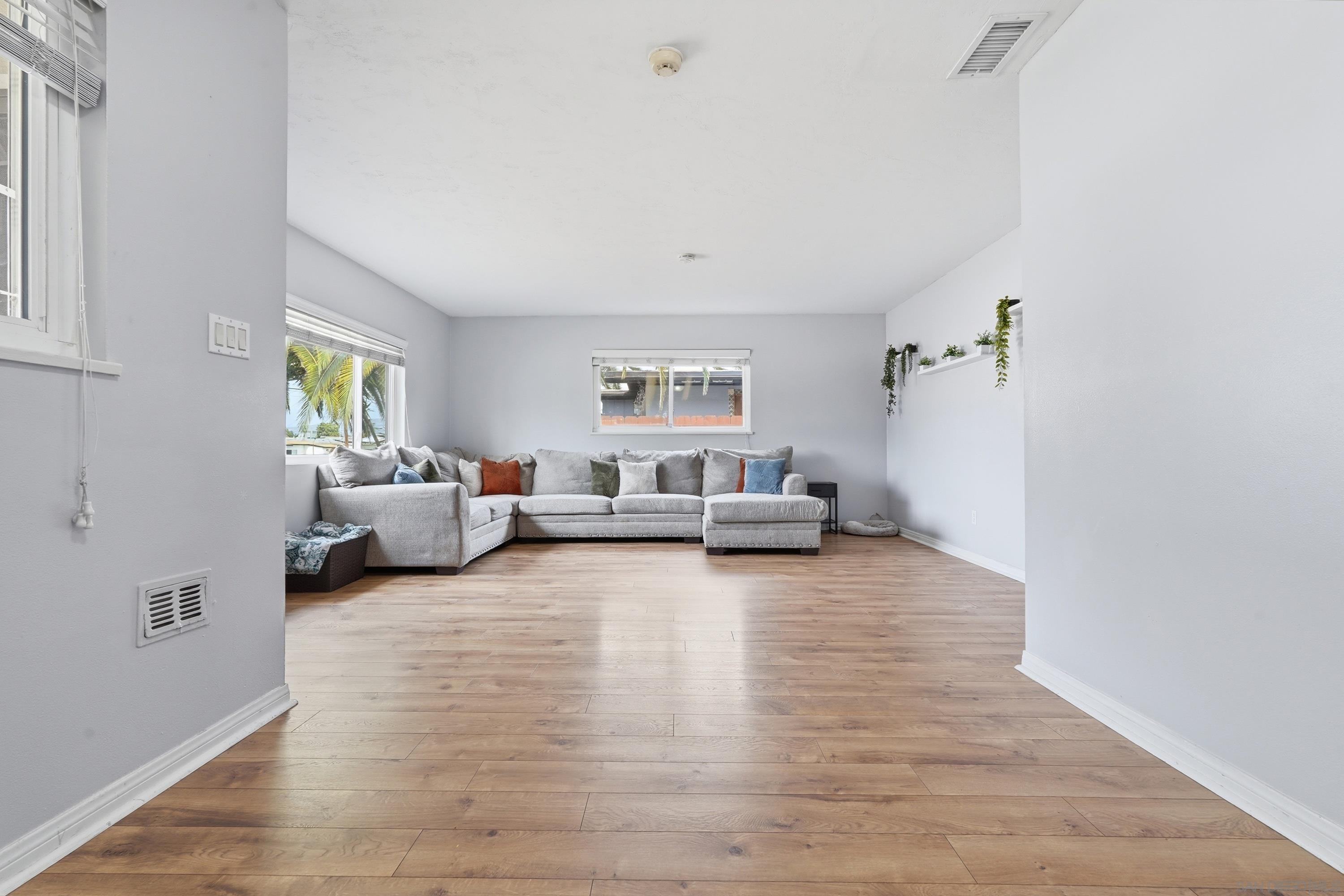 Detail Gallery Image 7 of 35 For 225 E Renette Ave, El Cajon,  CA 92020 - 3 Beds | 2 Baths