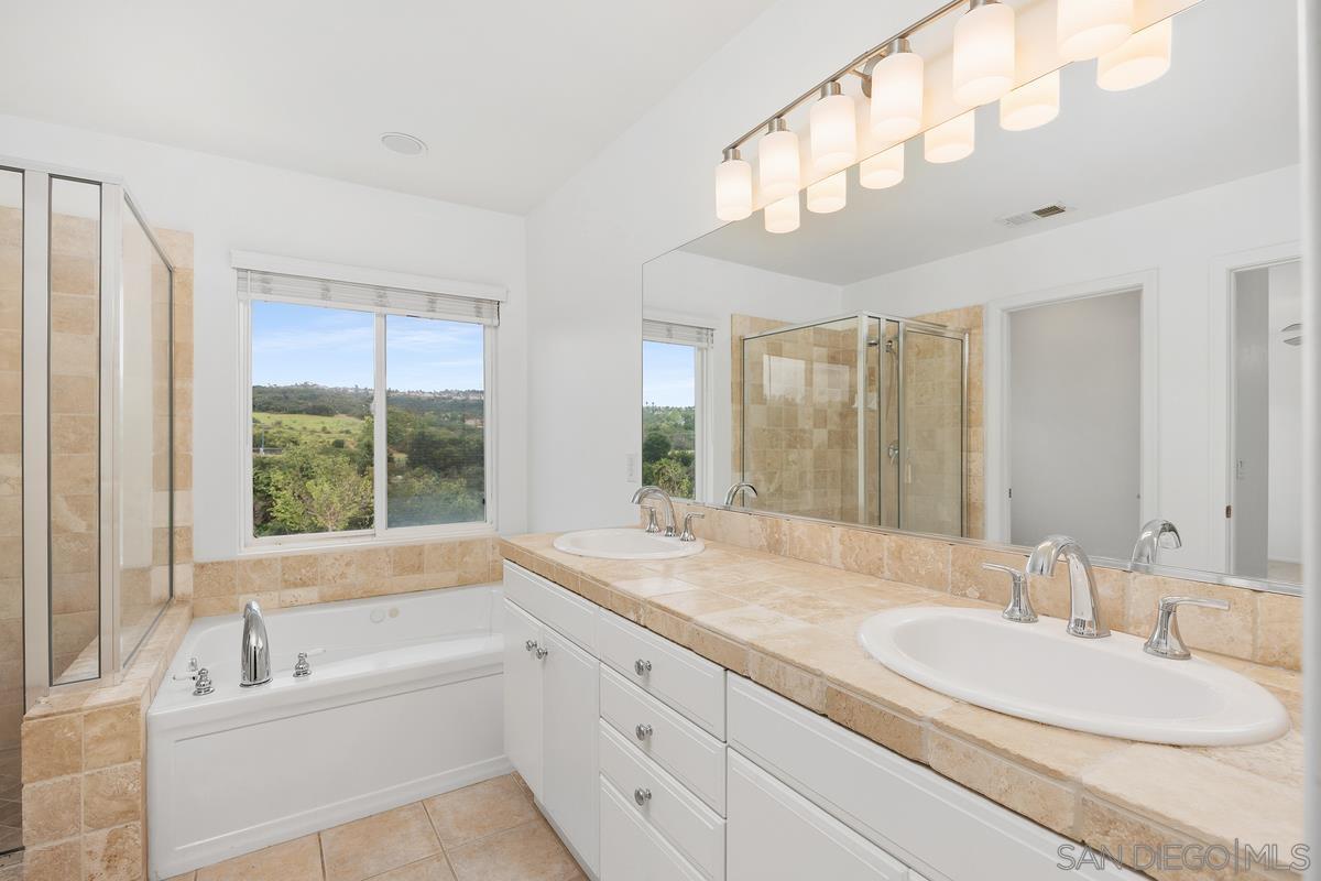 Detail Gallery Image 24 of 37 For 11553  Trailbrook Lane, San Diego,  CA 92128 - 4 Beds | 2/1 Baths