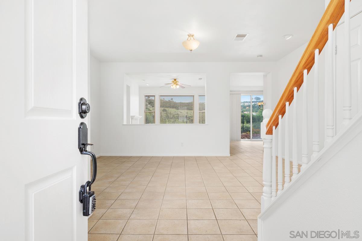 Detail Gallery Image 4 of 37 For 11553  Trailbrook Lane, San Diego,  CA 92128 - 4 Beds | 2/1 Baths