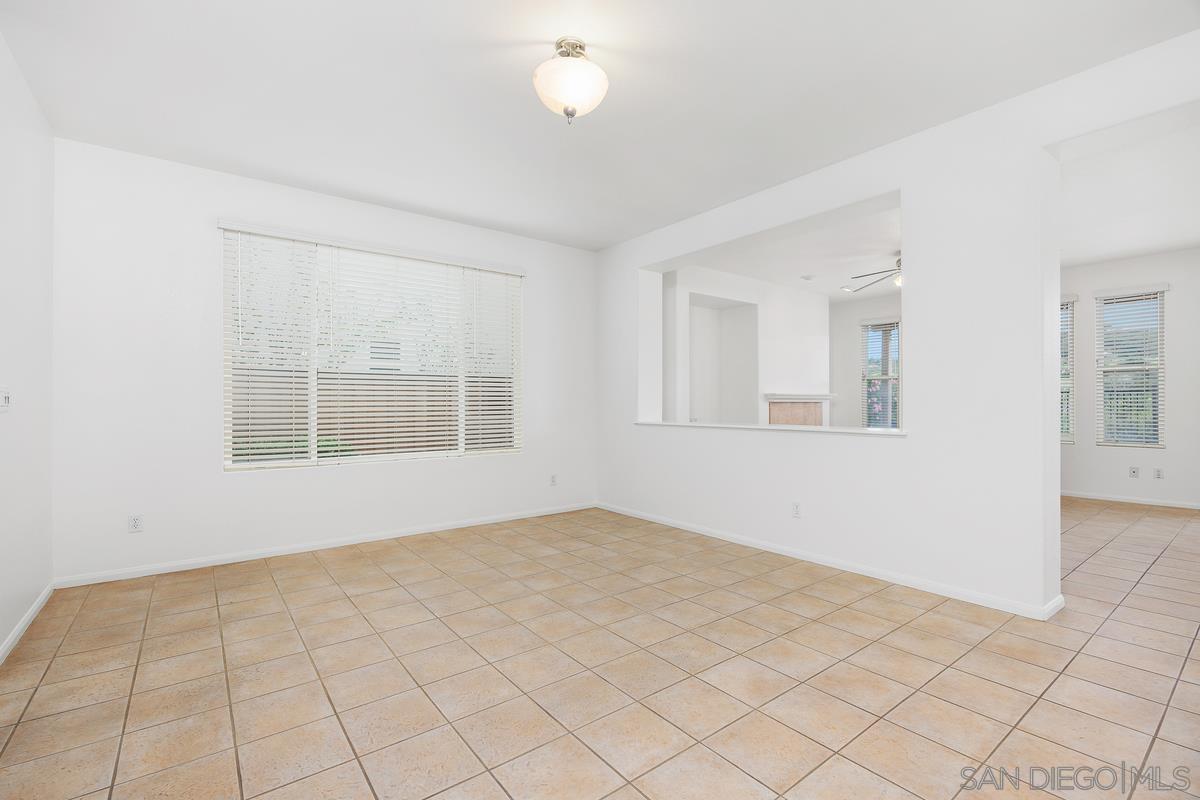 Detail Gallery Image 6 of 37 For 11553  Trailbrook Lane, San Diego,  CA 92128 - 4 Beds | 2/1 Baths