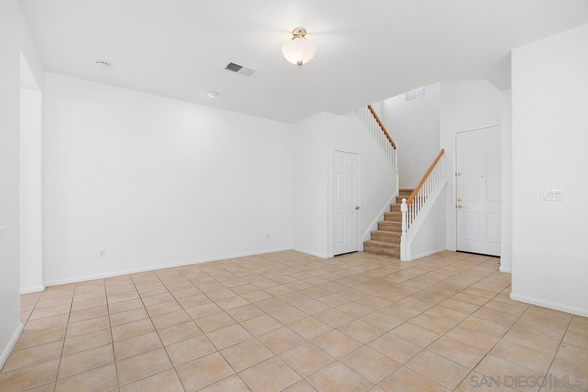 Detail Gallery Image 7 of 37 For 11553  Trailbrook Lane, San Diego,  CA 92128 - 4 Beds | 2/1 Baths