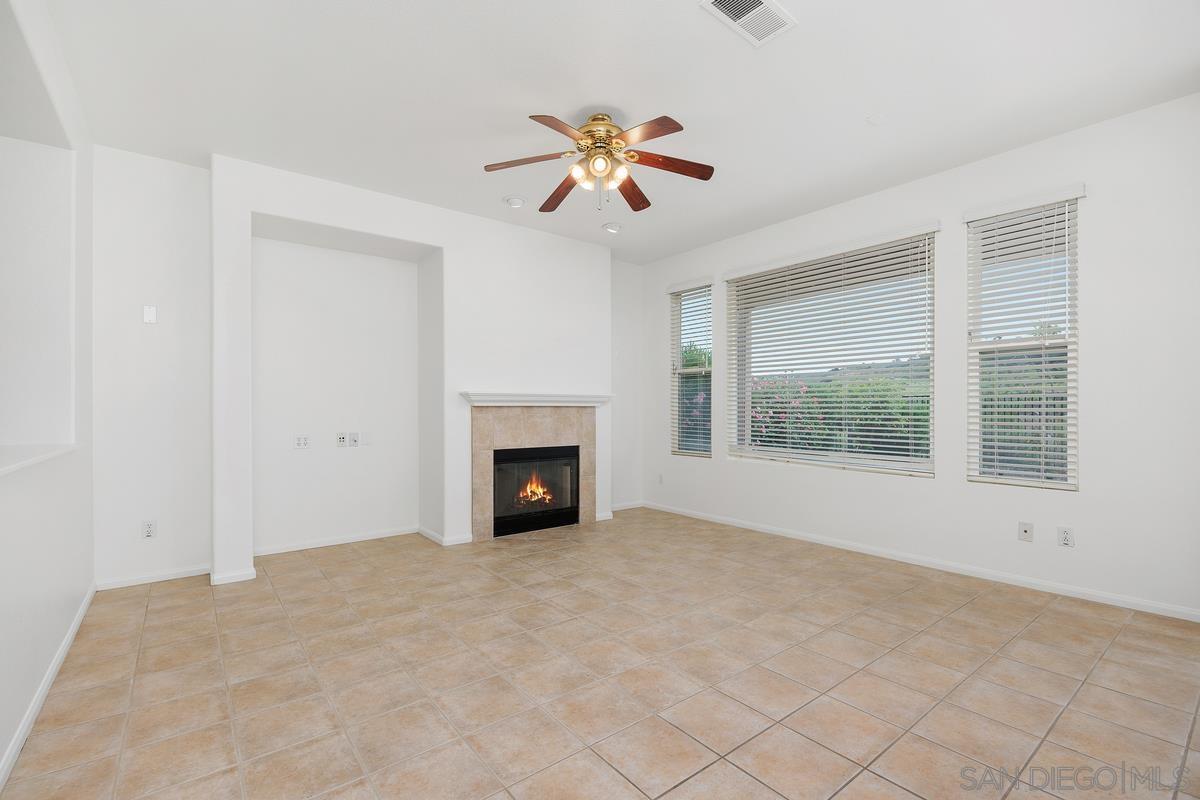 Detail Gallery Image 8 of 37 For 11553  Trailbrook Lane, San Diego,  CA 92128 - 4 Beds | 2/1 Baths