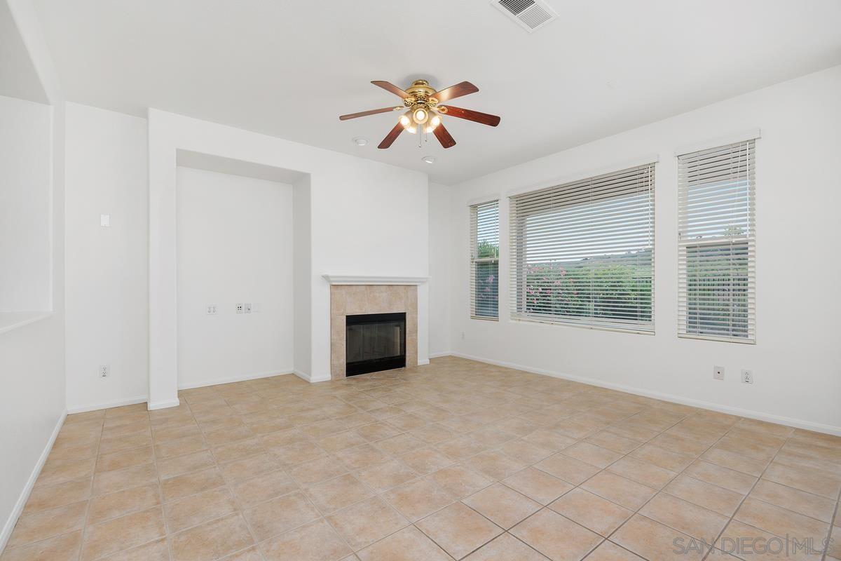 Detail Gallery Image 9 of 37 For 11553  Trailbrook Lane, San Diego,  CA 92128 - 4 Beds | 2/1 Baths