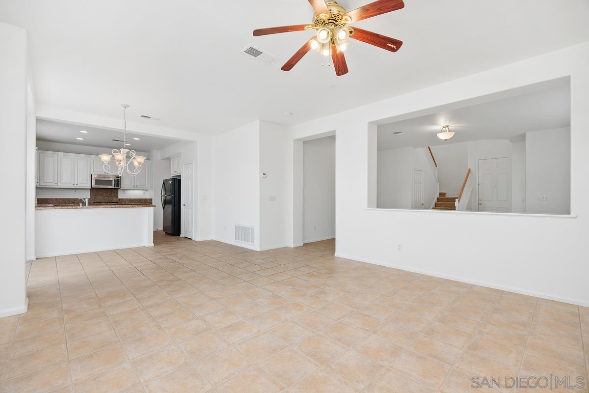 Detail Gallery Image 10 of 37 For 11553  Trailbrook Lane, San Diego,  CA 92128 - 4 Beds | 2/1 Baths