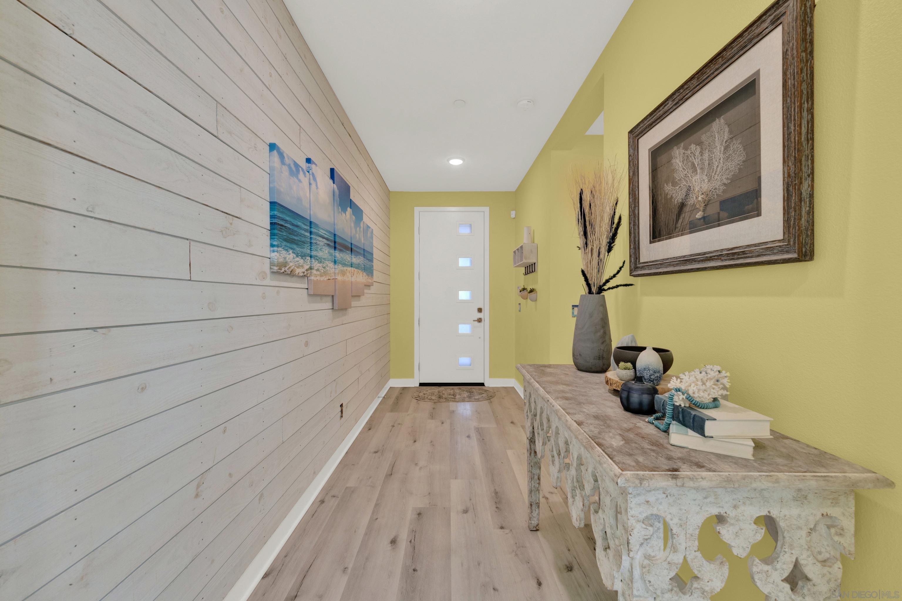 Detail Gallery Image 13 of 72 For 9108 W Bluff, Santee,  CA 92071 - 4 Beds | 4/1 Baths