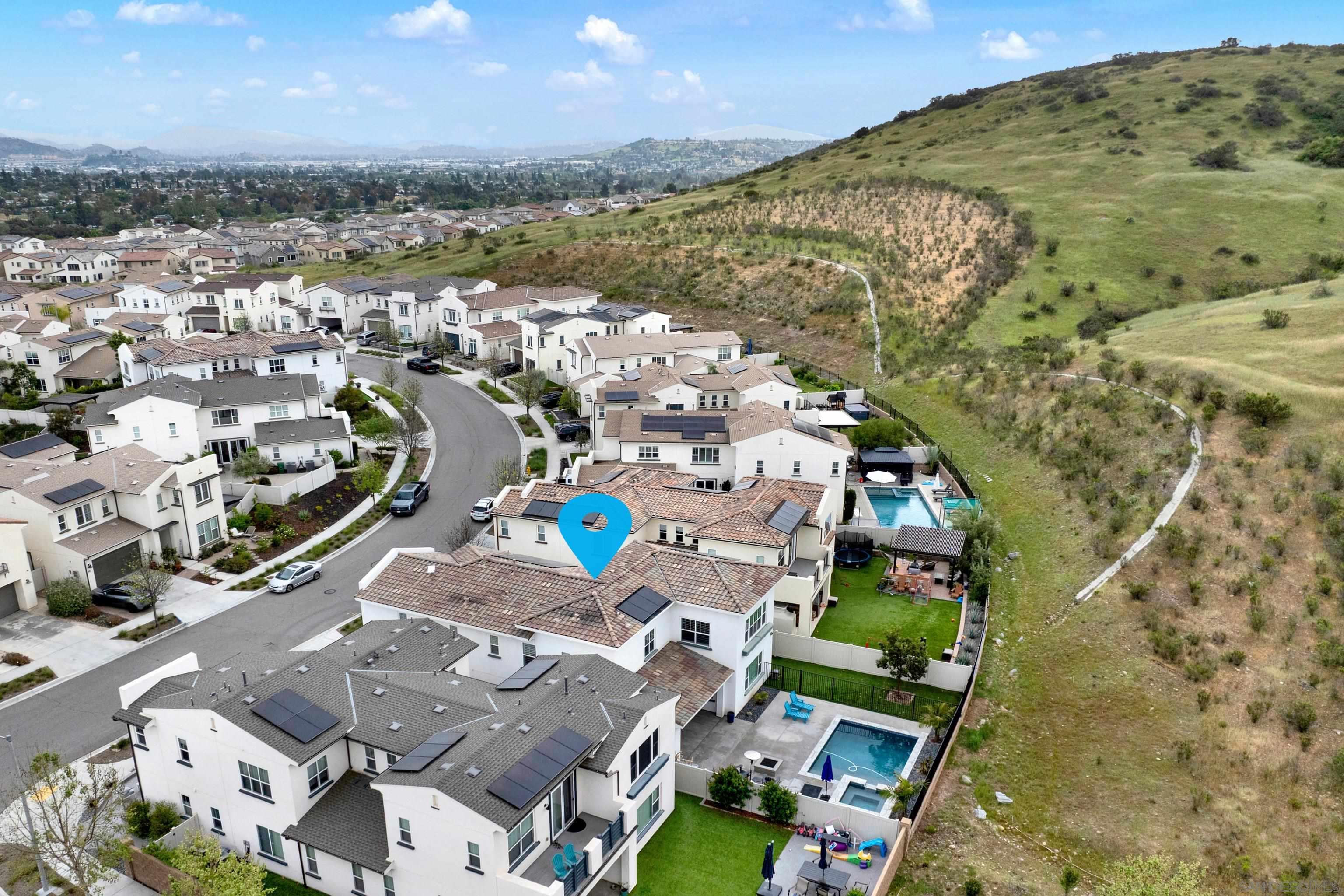 Detail Gallery Image 3 of 72 For 9108 W Bluff, Santee,  CA 92071 - 4 Beds | 4/1 Baths