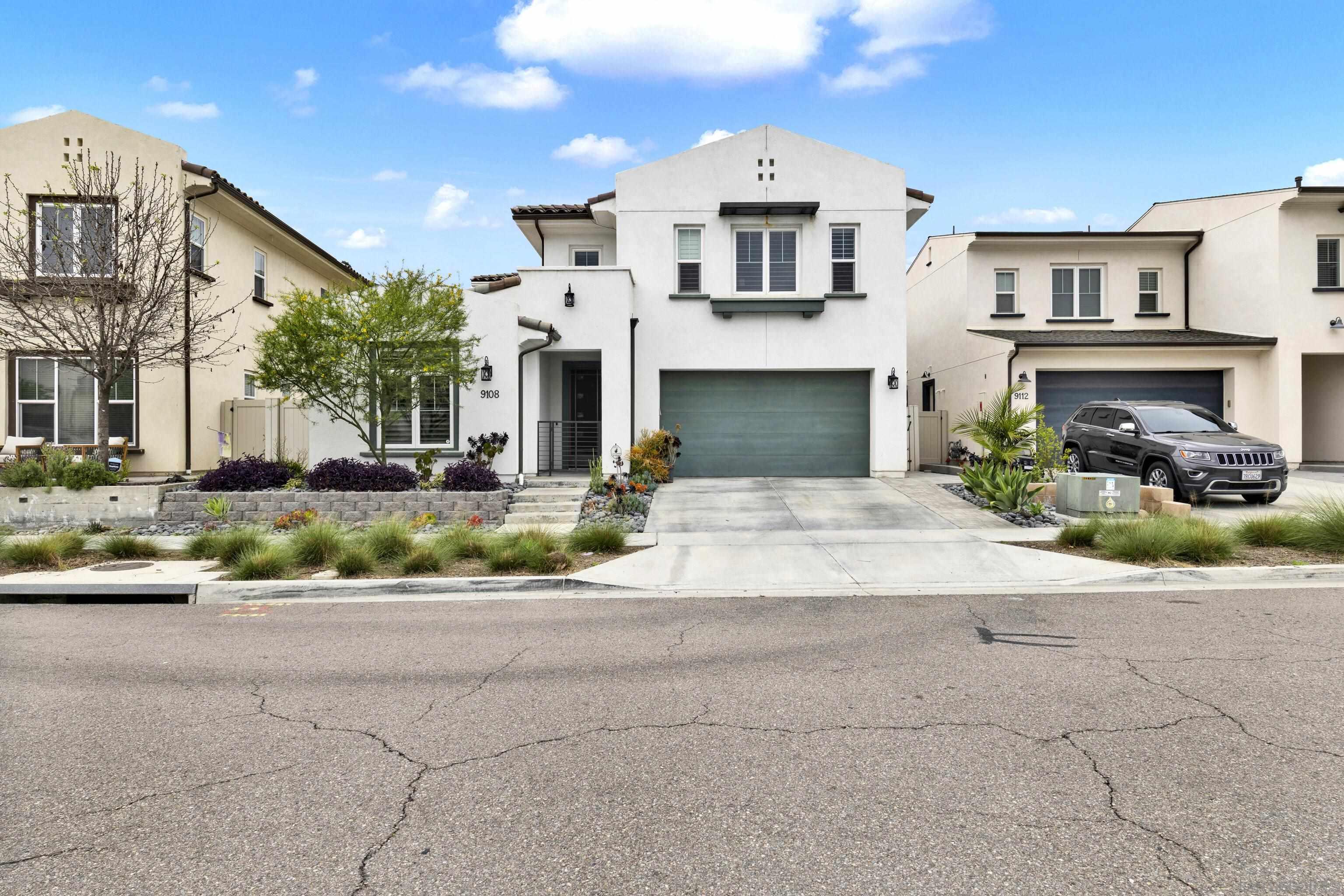 Detail Gallery Image 4 of 72 For 9108 W Bluff, Santee,  CA 92071 - 4 Beds | 4/1 Baths