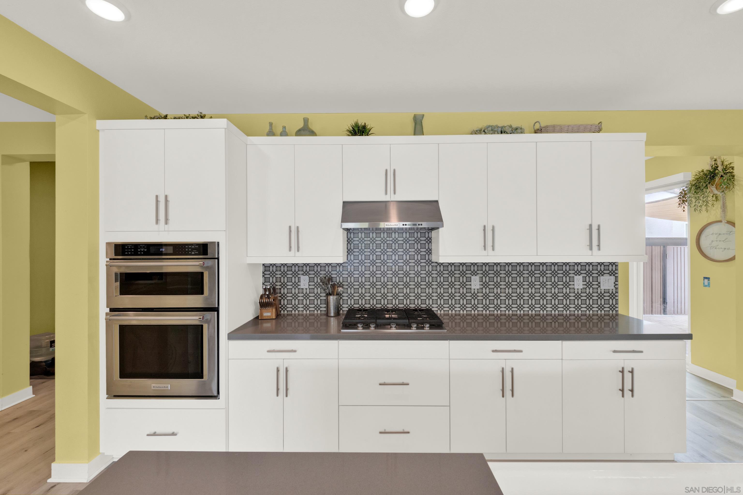 Detail Gallery Image 33 of 72 For 9108 W Bluff, Santee,  CA 92071 - 4 Beds | 4/1 Baths