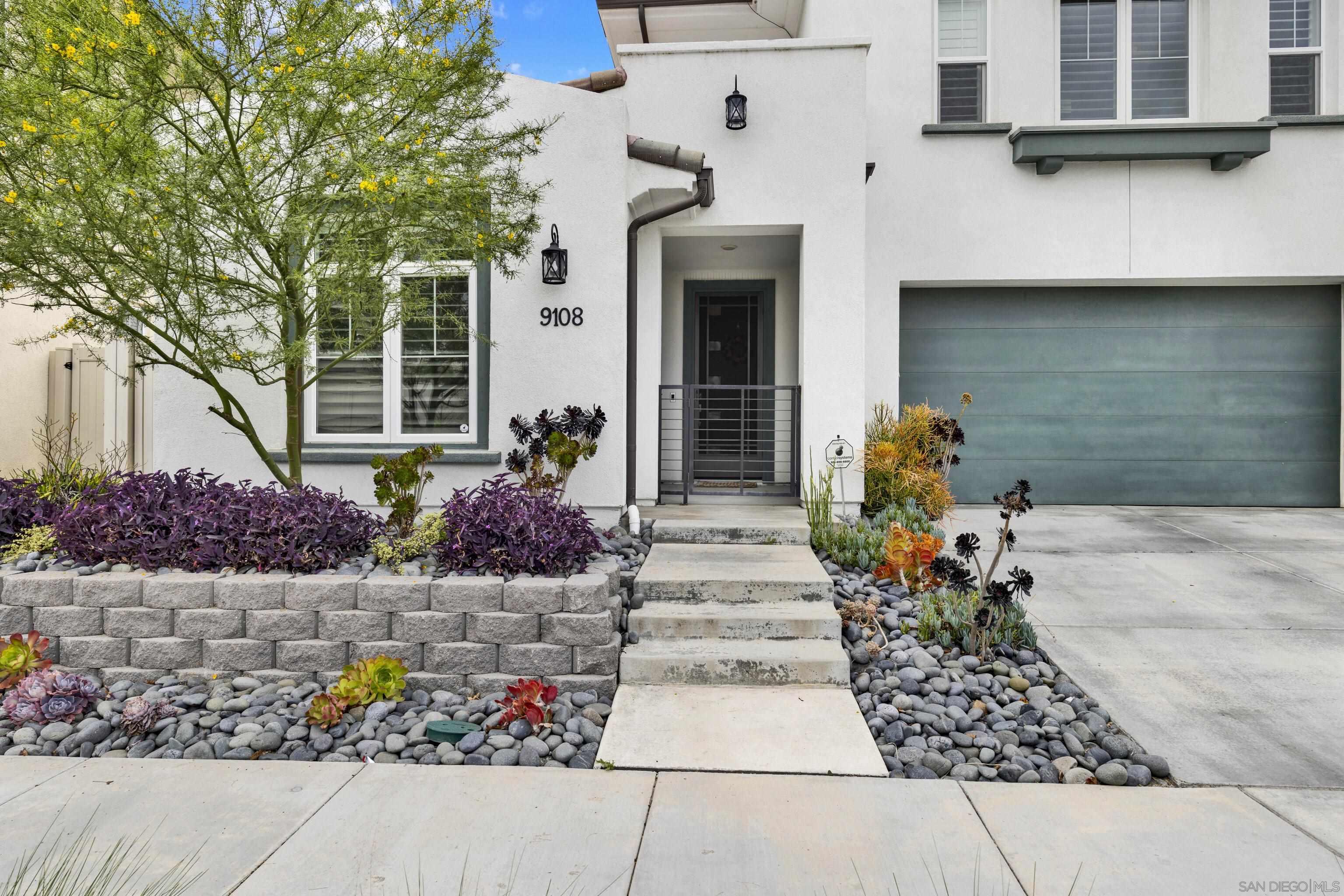 Detail Gallery Image 6 of 72 For 9108 W Bluff, Santee,  CA 92071 - 4 Beds | 4/1 Baths