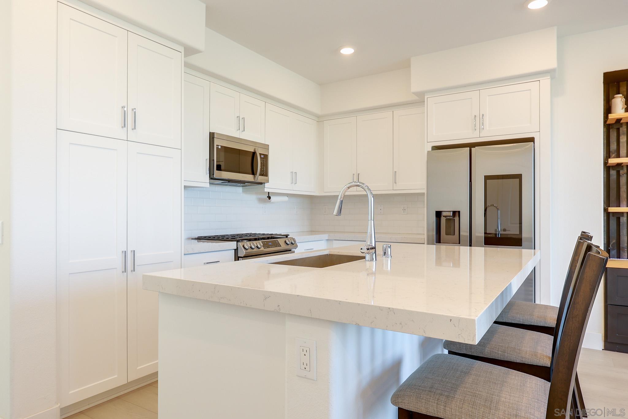 Detail Gallery Image 4 of 45 For 6861  Secano St, San Diego,  CA 92154 - 3 Beds | 1/1 Baths