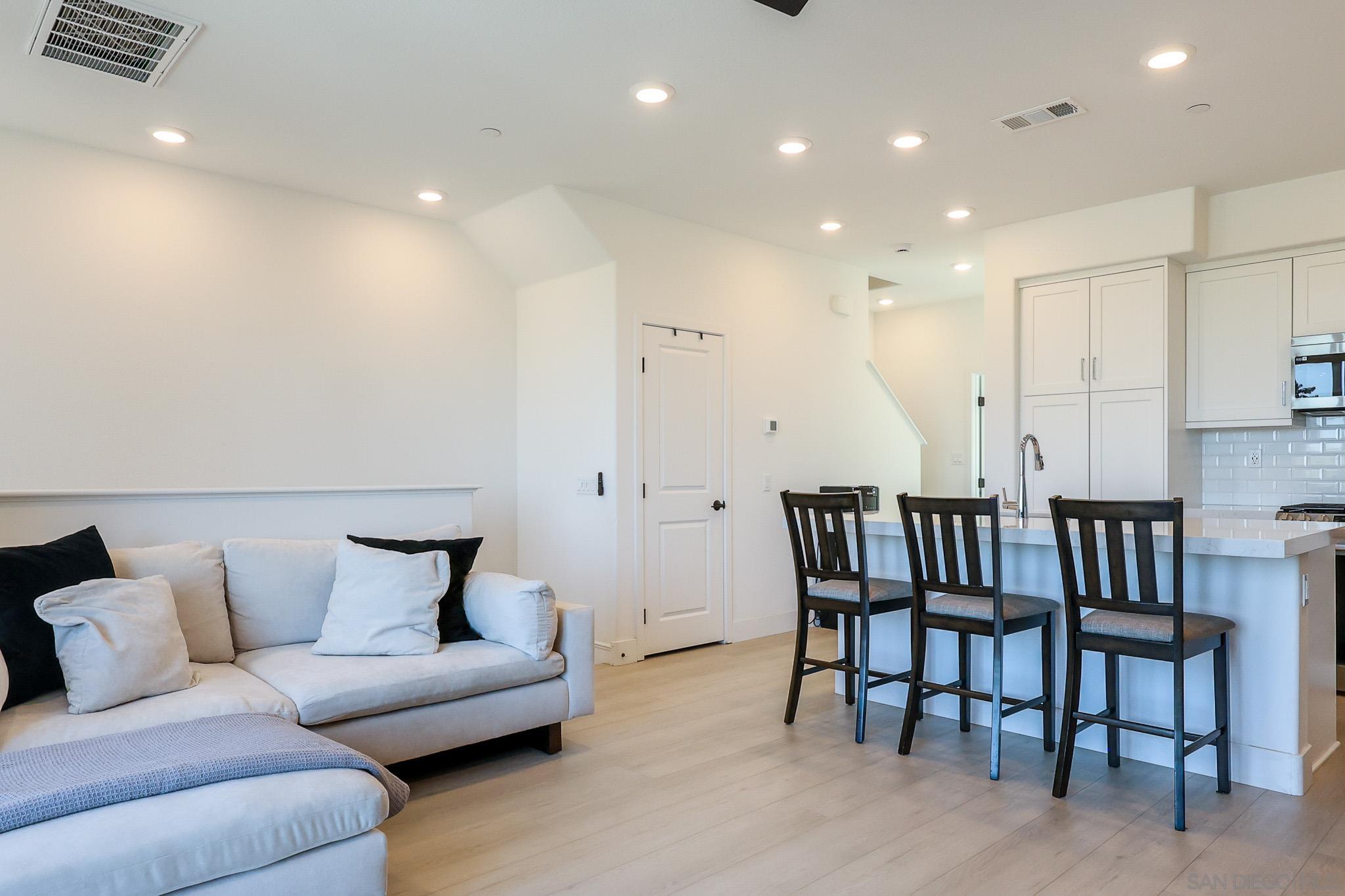 Detail Gallery Image 6 of 45 For 6861  Secano St, San Diego,  CA 92154 - 3 Beds | 1/1 Baths