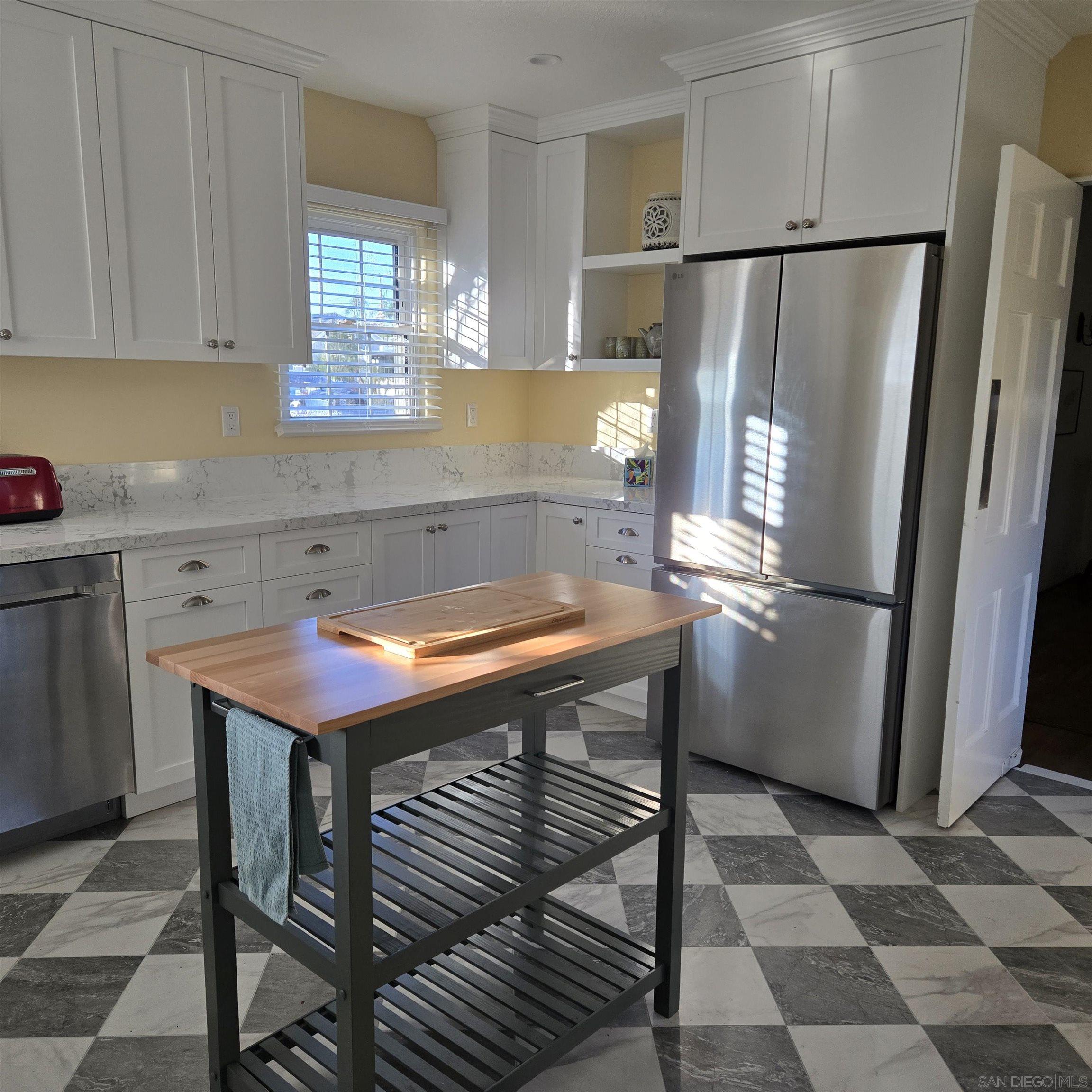 Detail Gallery Image 11 of 40 For 901  a Ave, Coronado,  CA 92118 - 3 Beds | 2 Baths