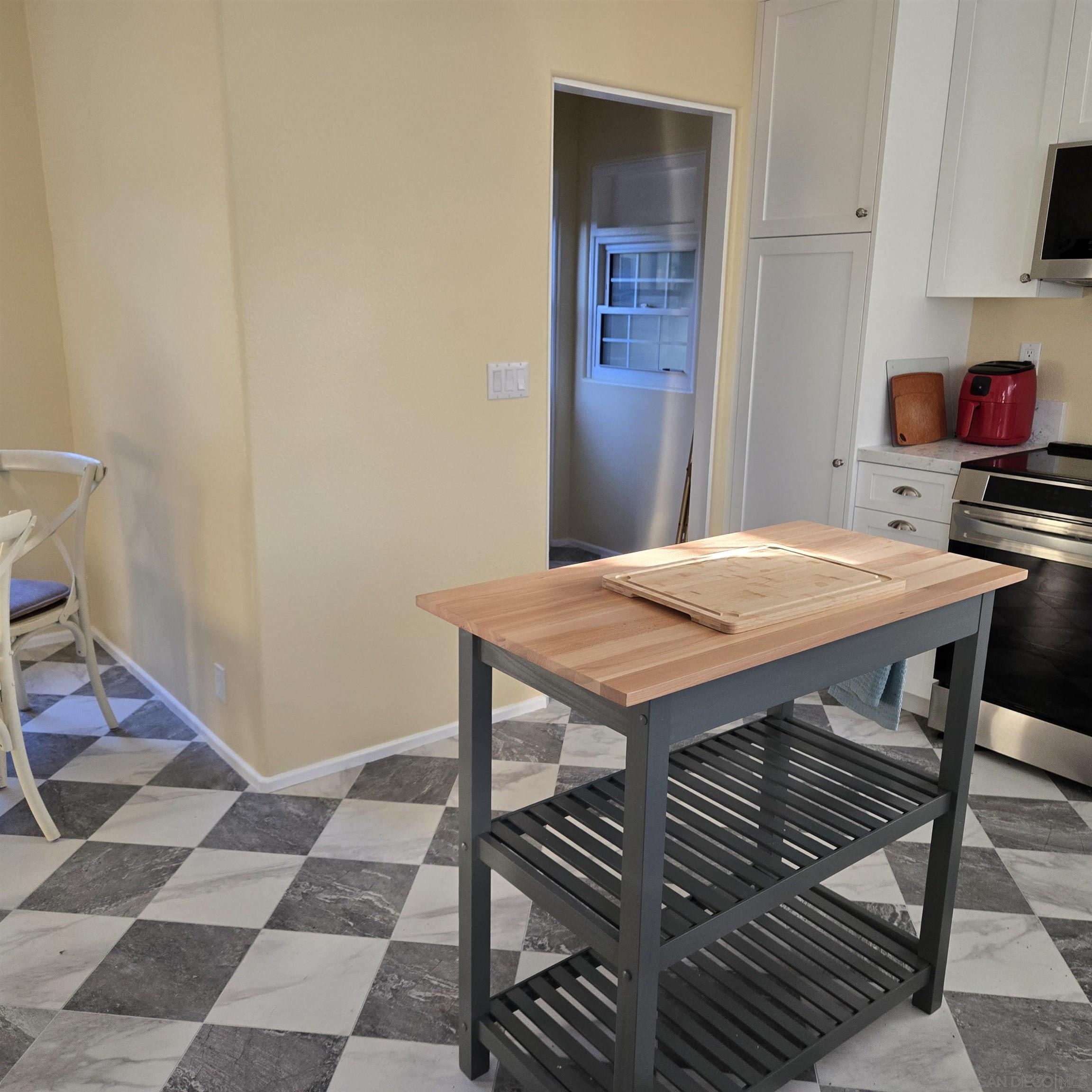 Detail Gallery Image 10 of 40 For 901  a Ave, Coronado,  CA 92118 - 3 Beds | 2 Baths