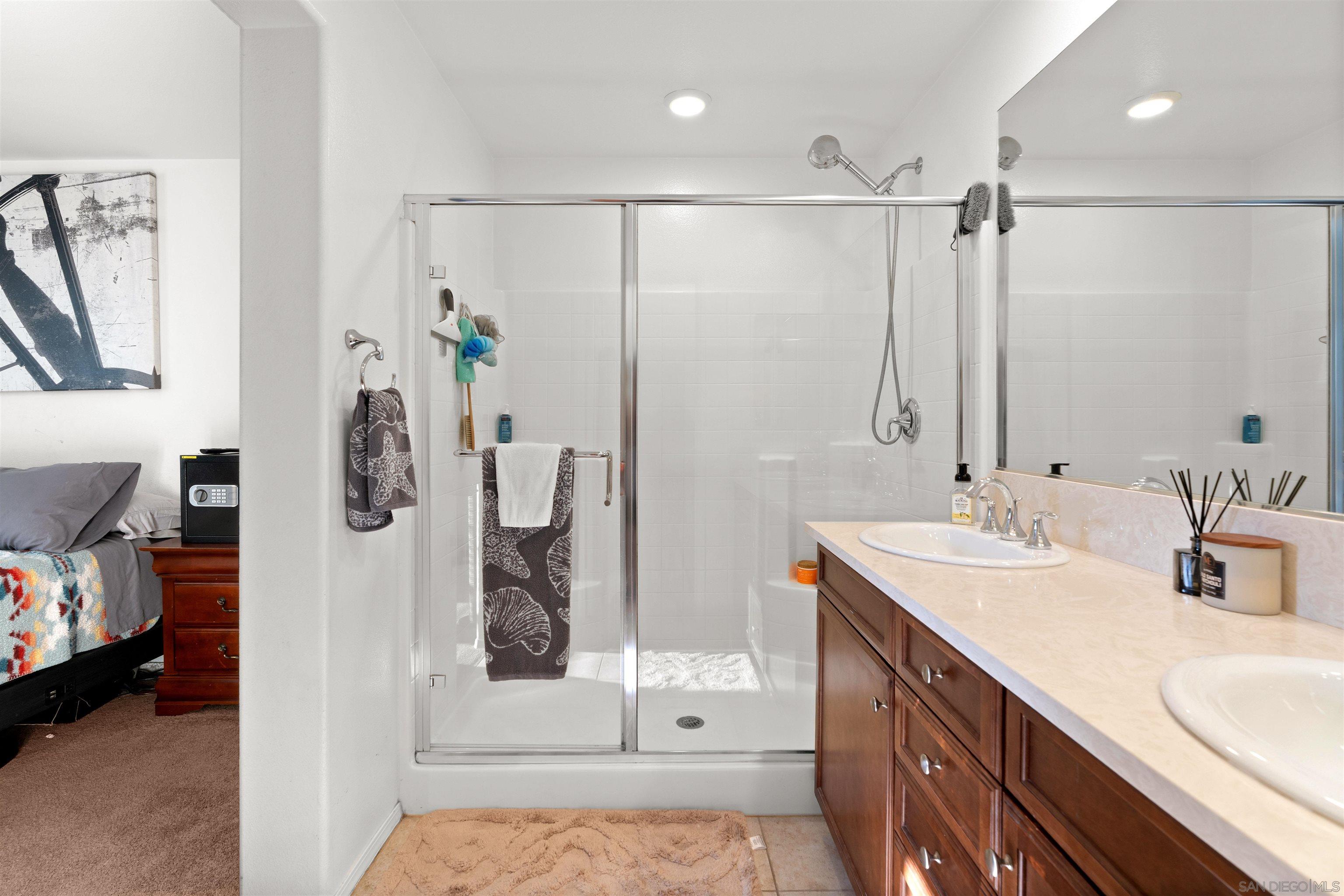 Detail Gallery Image 25 of 37 For 1532  Champion  #2,  Chula Vista,  CA 91915 - 3 Beds | 2/1 Baths