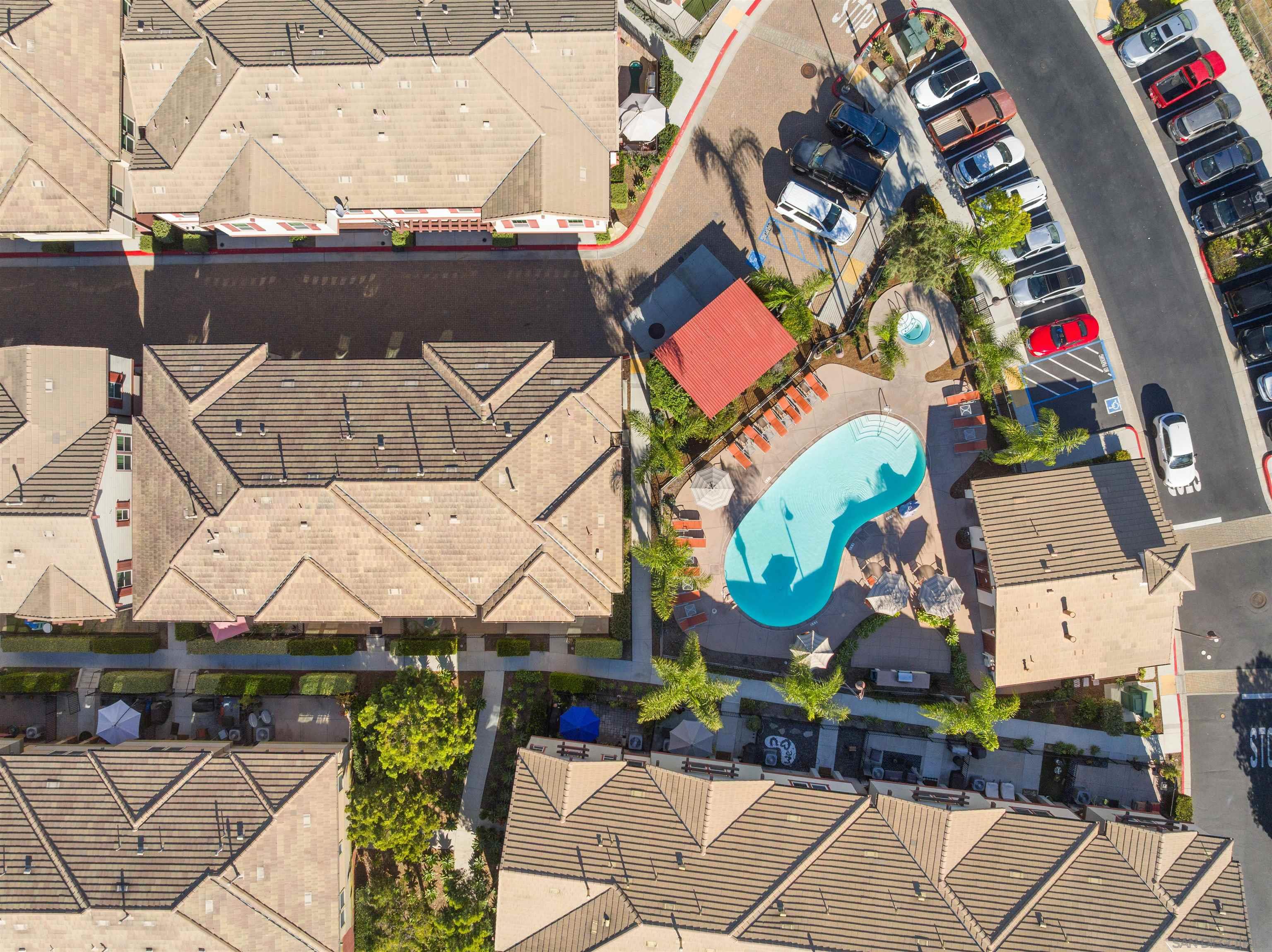 Detail Gallery Image 33 of 37 For 1532  Champion  #2,  Chula Vista,  CA 91915 - 3 Beds | 2/1 Baths