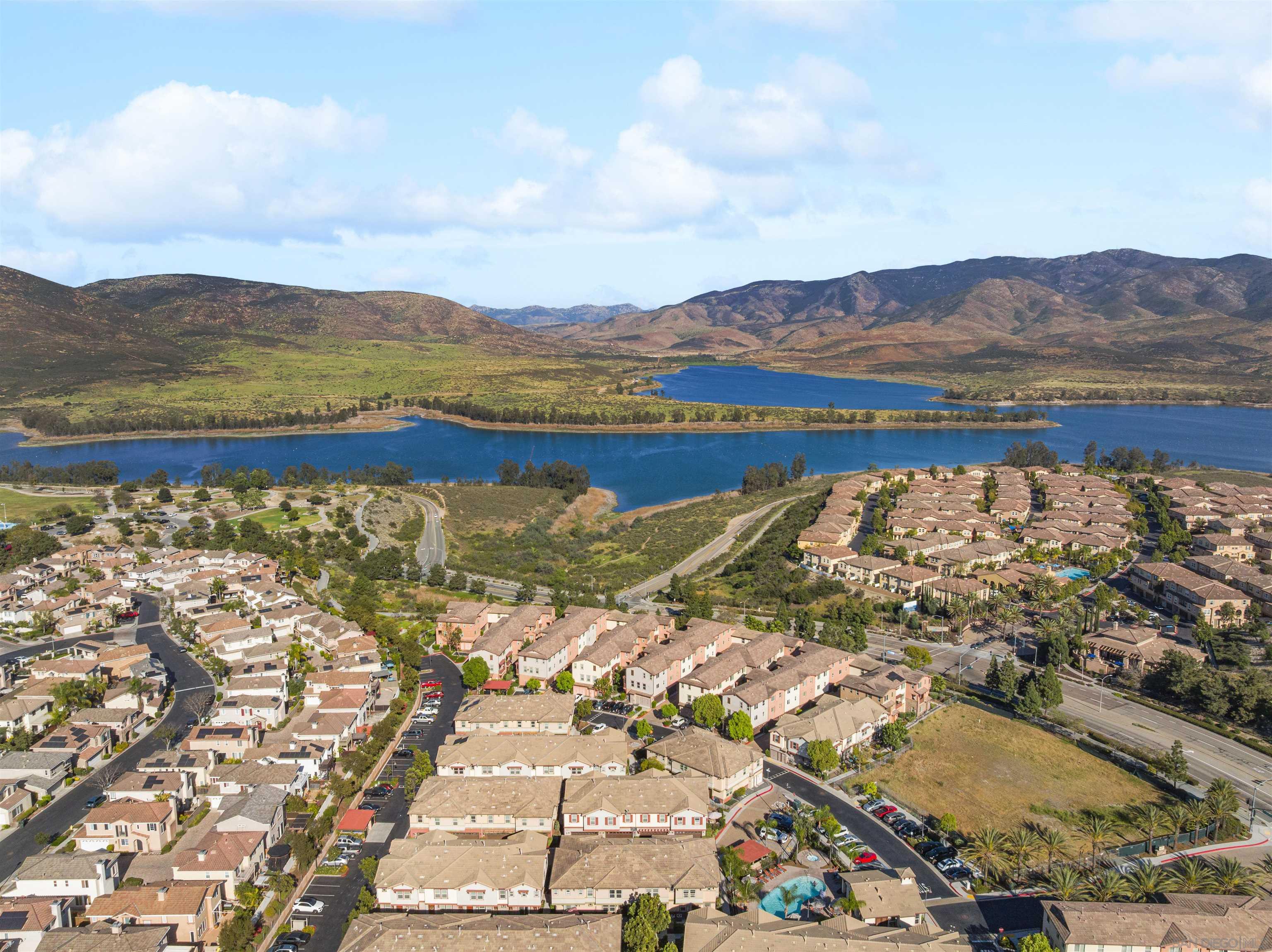 Detail Gallery Image 36 of 37 For 1532  Champion  #2,  Chula Vista,  CA 91915 - 3 Beds | 2/1 Baths