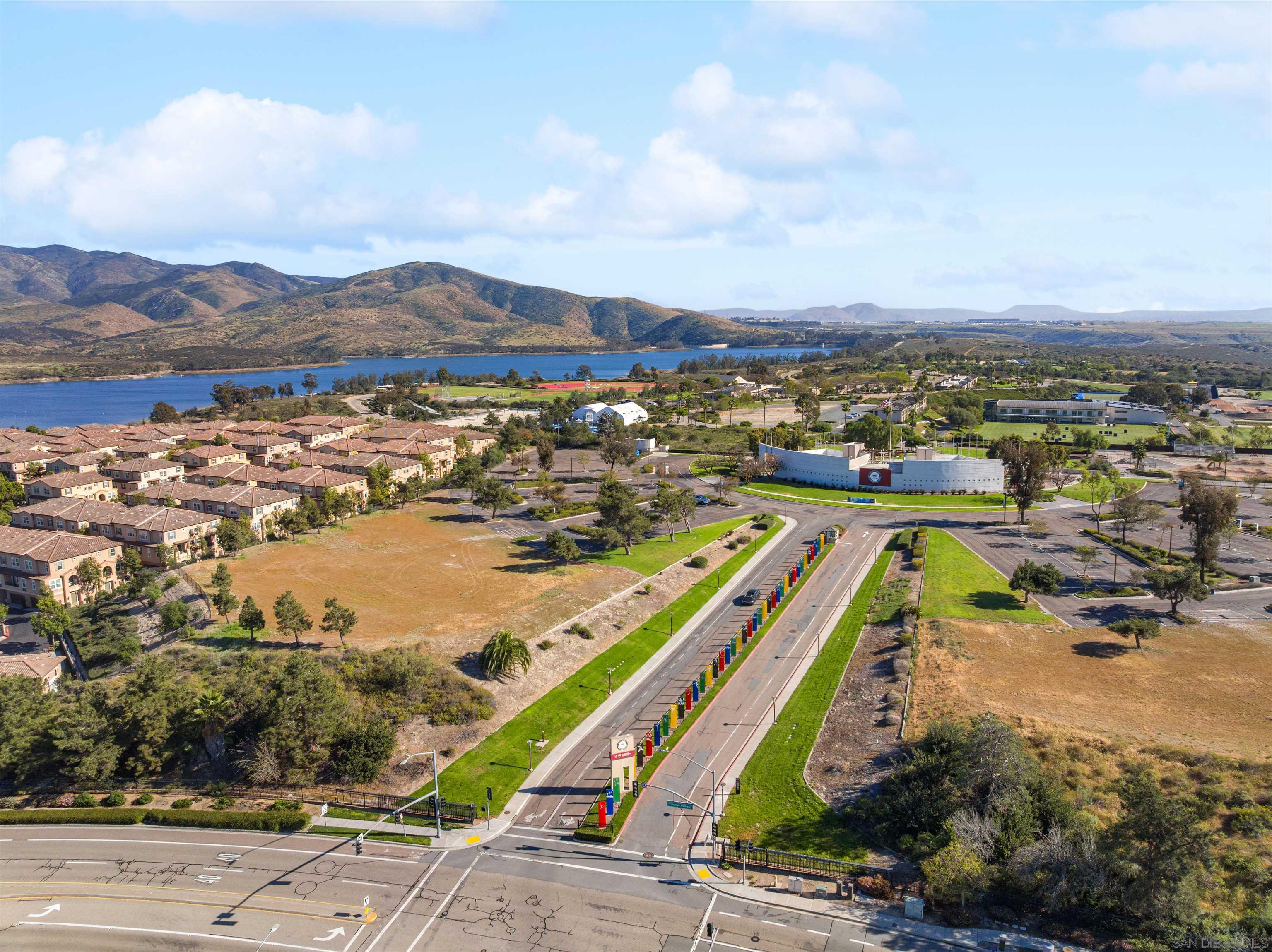 Detail Gallery Image 37 of 37 For 1532  Champion  #2,  Chula Vista,  CA 91915 - 3 Beds | 2/1 Baths
