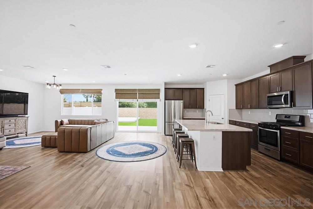 Detail Gallery Image 7 of 37 For 31168  Bowery Court, Menifee,  CA 92584 - 4 Beds | 3 Baths