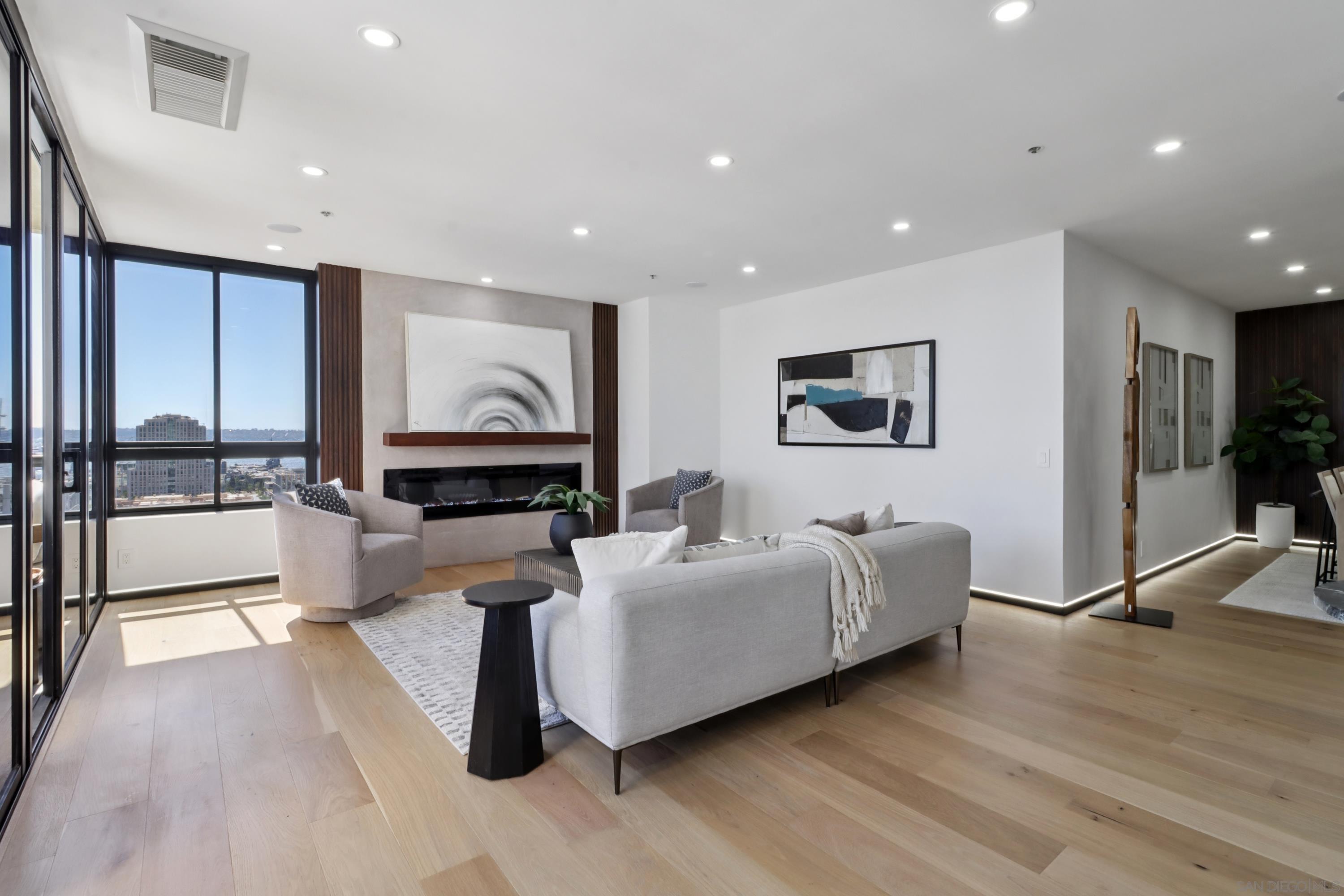 Detail Gallery Image 11 of 72 For 700  Front St  #1402,  San Diego,  CA 92101 - 2 Beds | 2 Baths