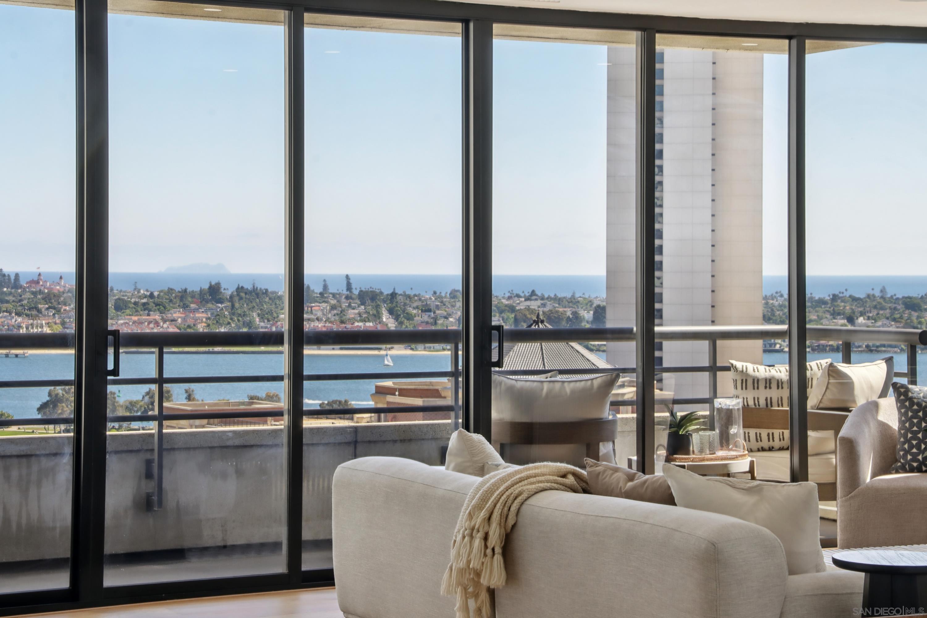 Detail Gallery Image 12 of 72 For 700  Front St  #1402,  San Diego,  CA 92101 - 2 Beds | 2 Baths