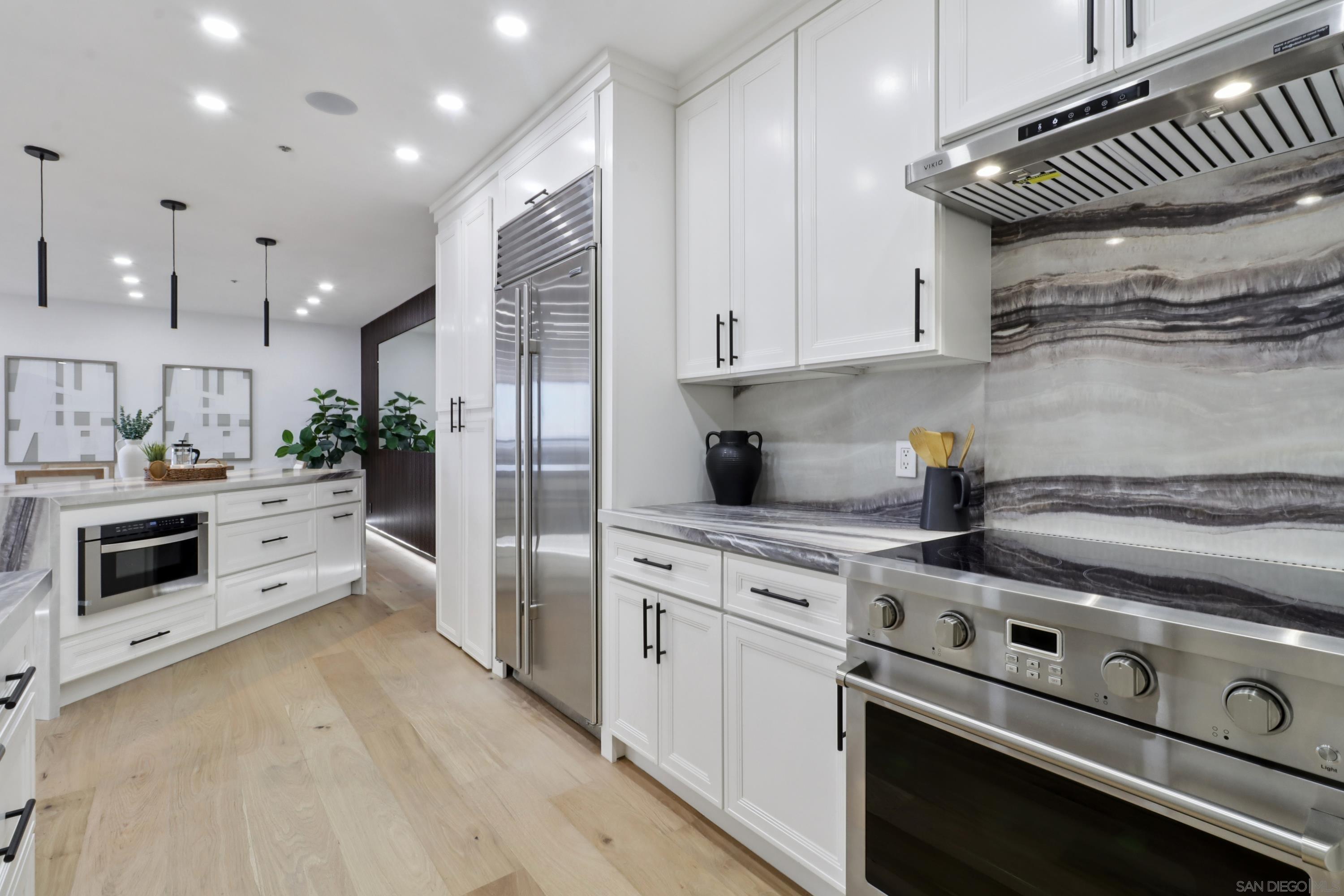 Detail Gallery Image 19 of 72 For 700  Front St  #1402,  San Diego,  CA 92101 - 2 Beds | 2 Baths