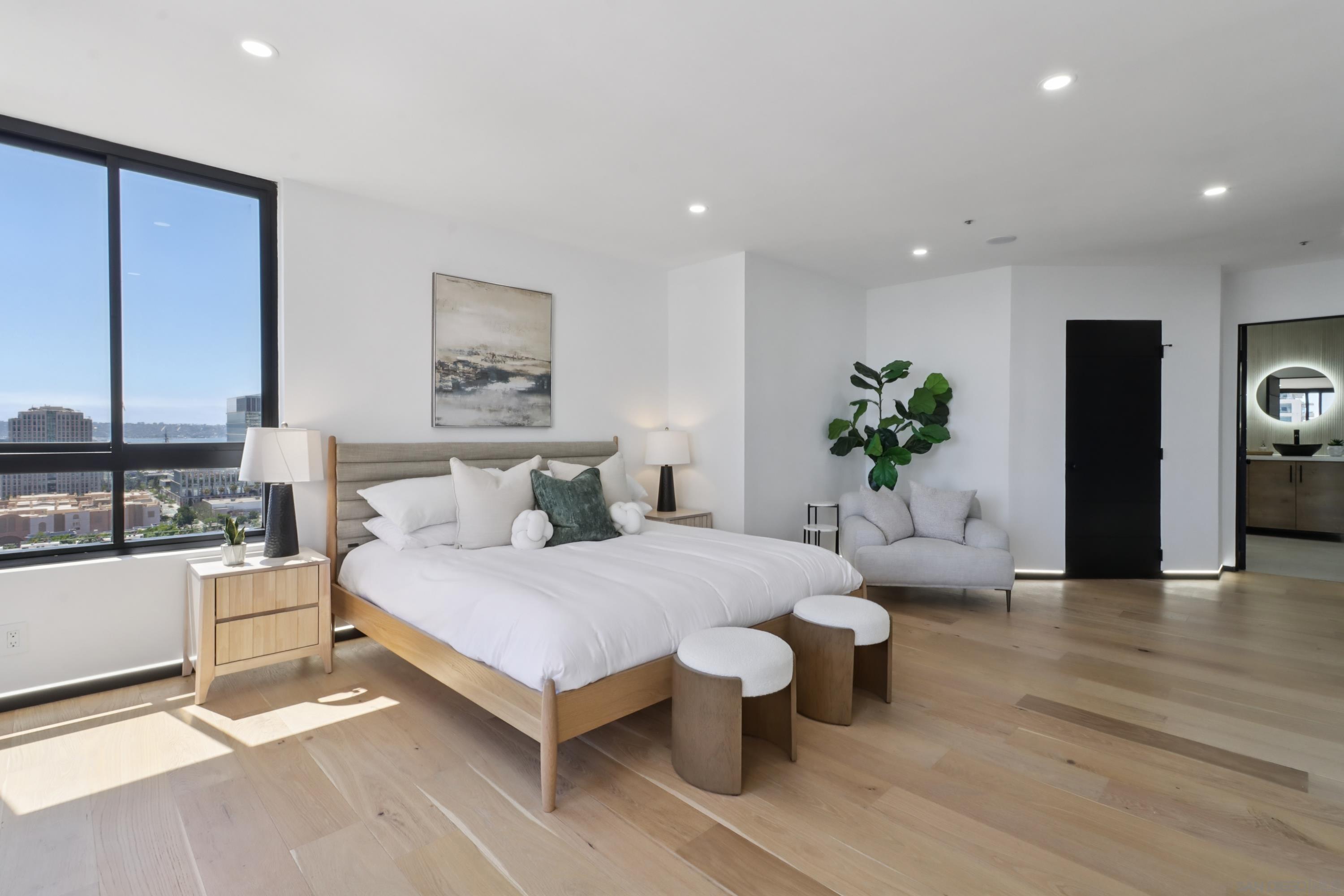 Detail Gallery Image 25 of 72 For 700  Front St  #1402,  San Diego,  CA 92101 - 2 Beds | 2 Baths